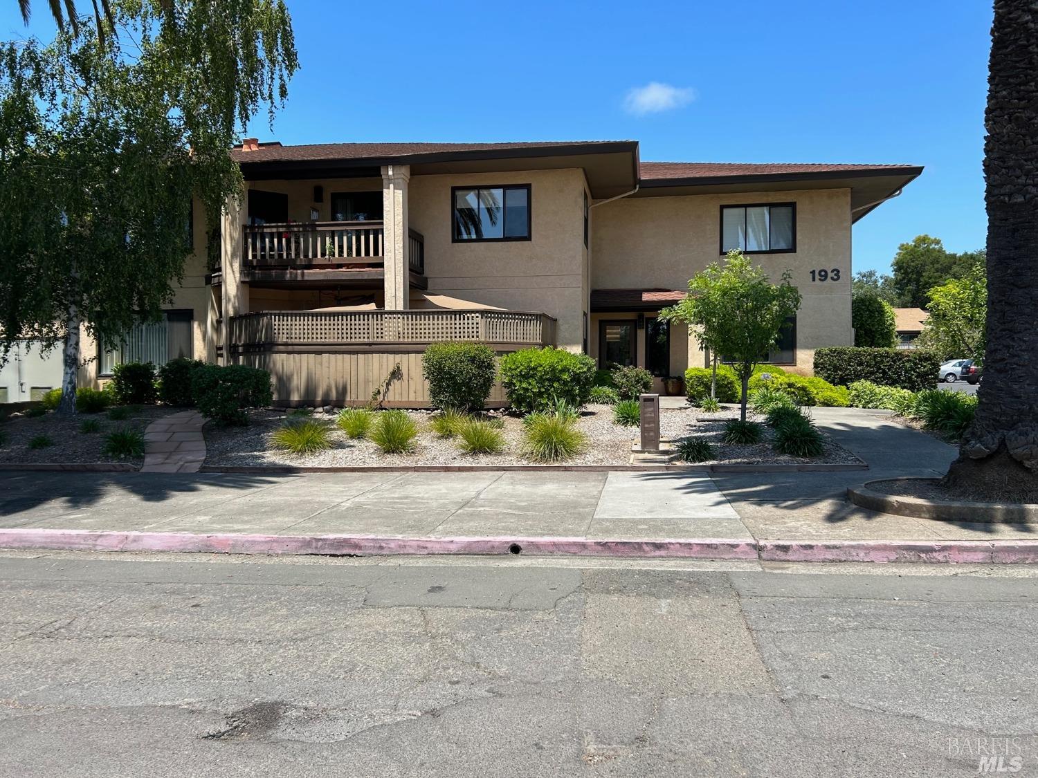 193 W Verano Ave #102