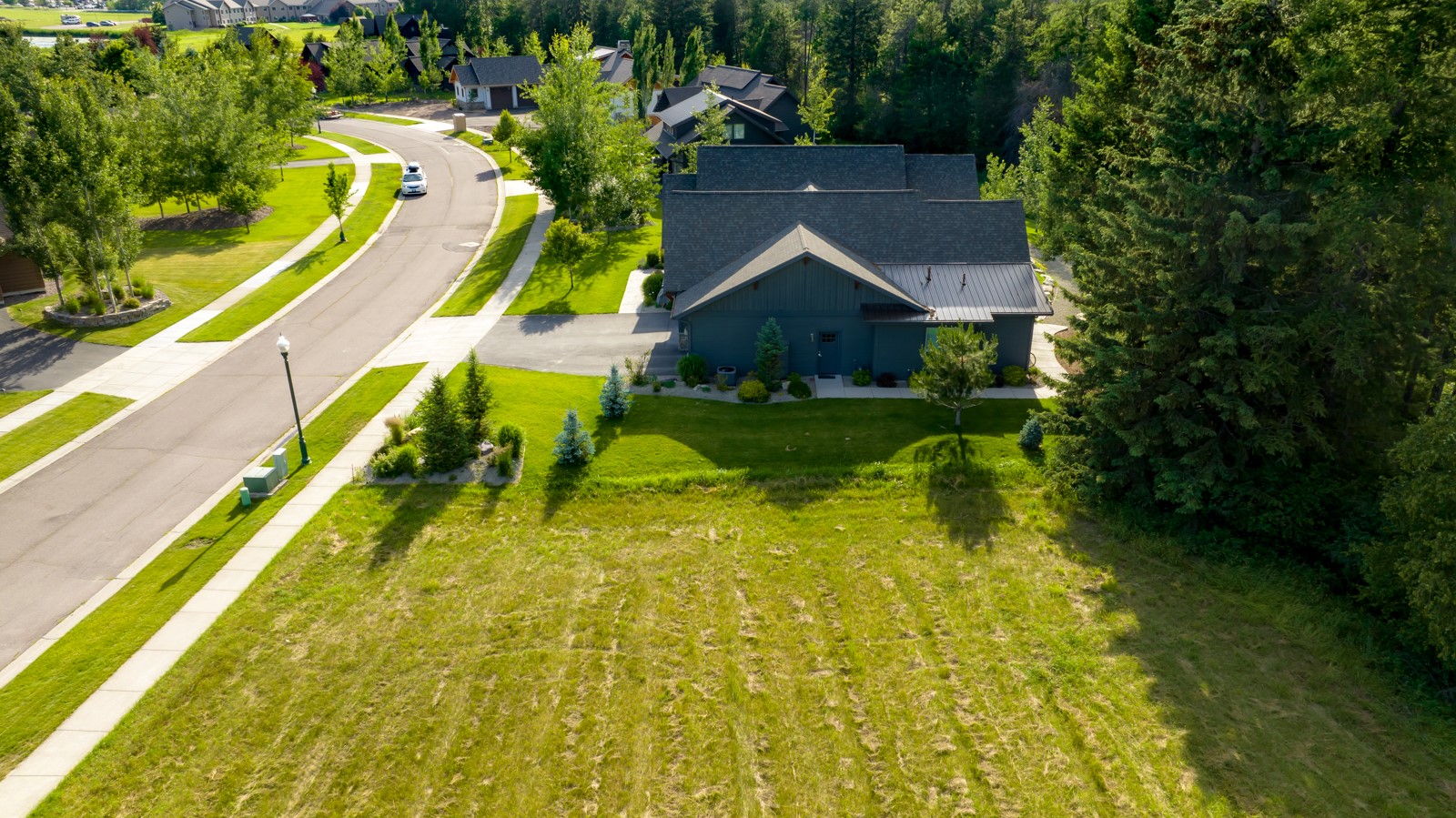 3018 River Lakes Drive