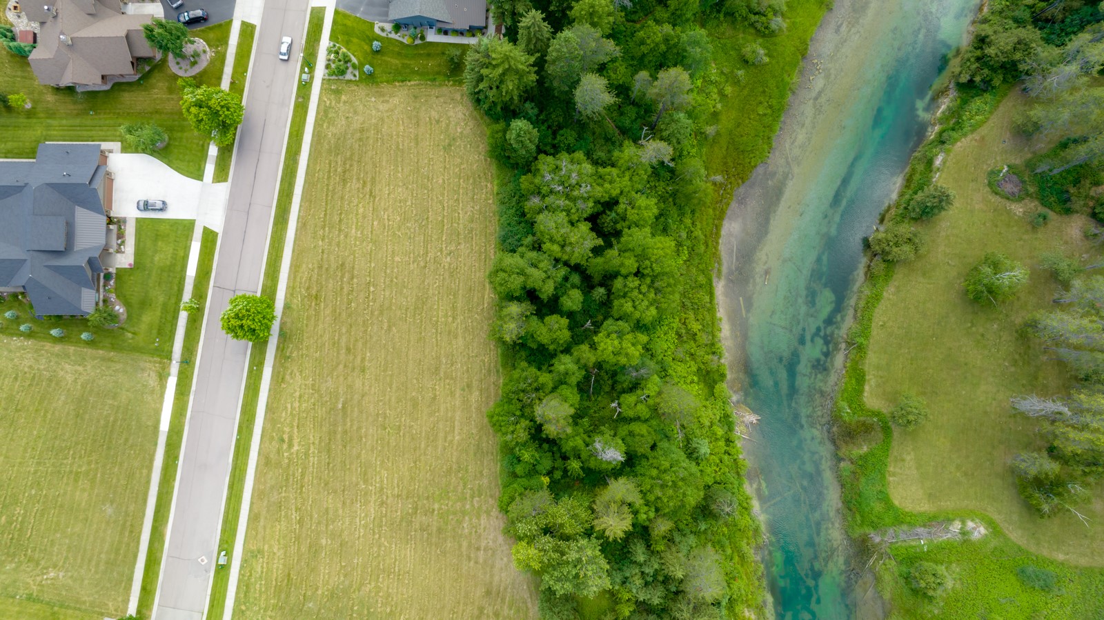 3018 River Lakes Drive