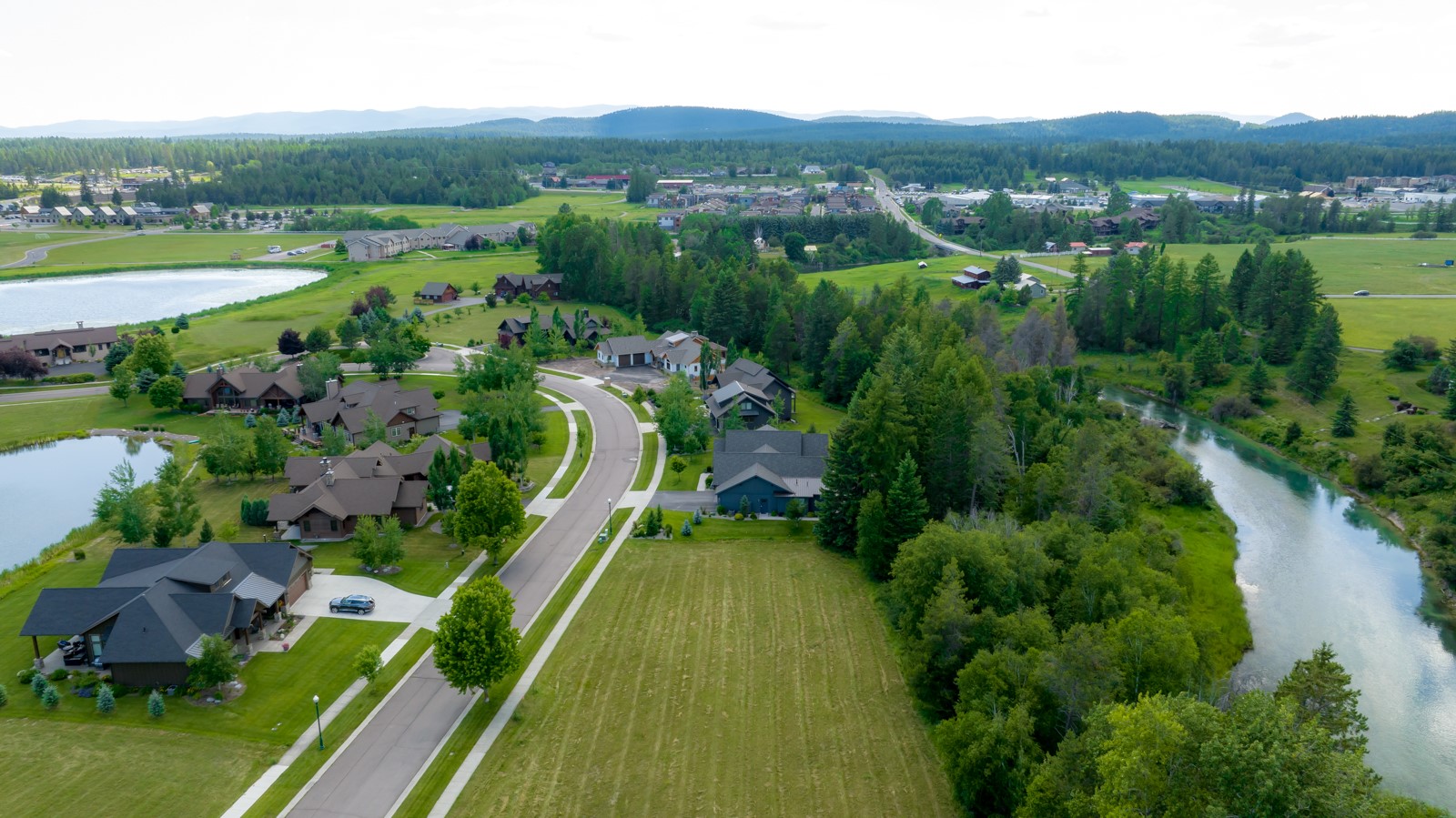 3018 River Lakes Drive