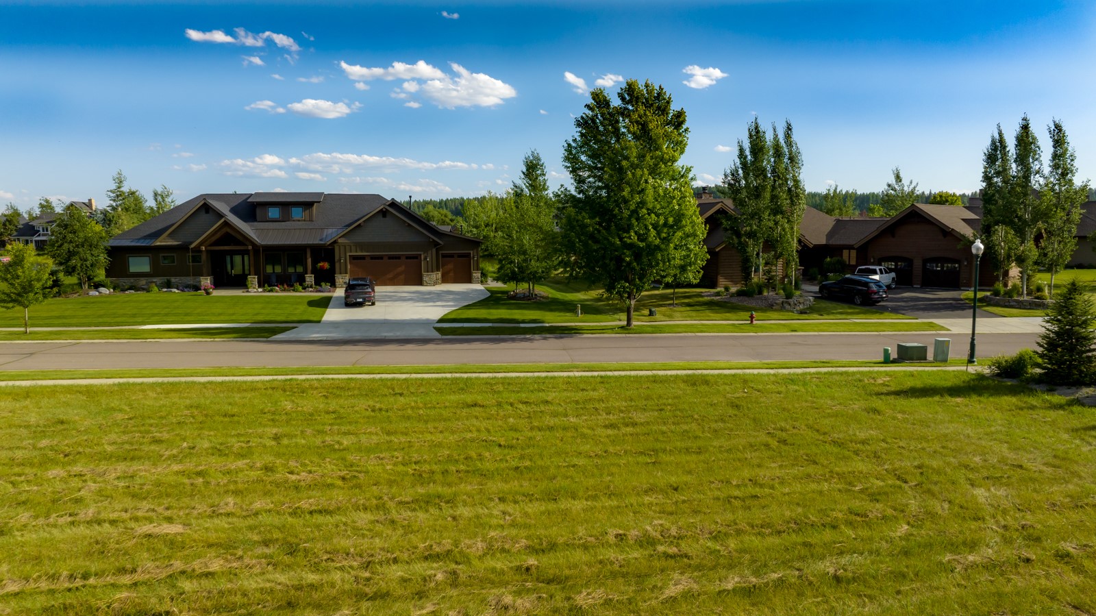 3018 River Lakes Drive