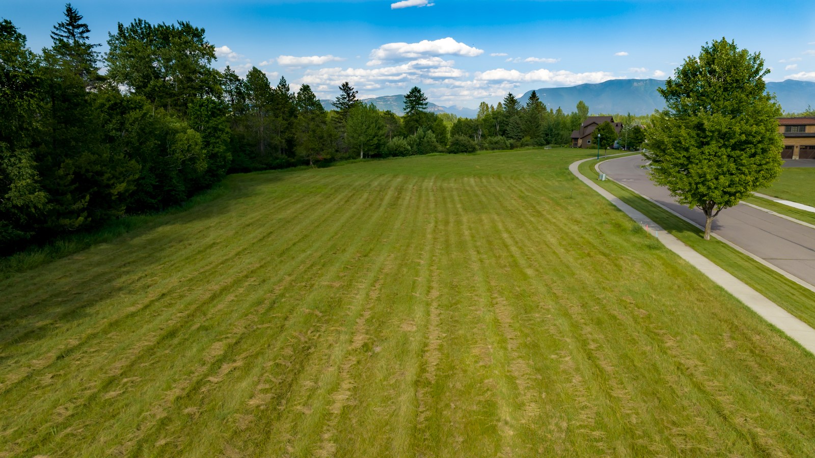 3018 River Lakes Drive