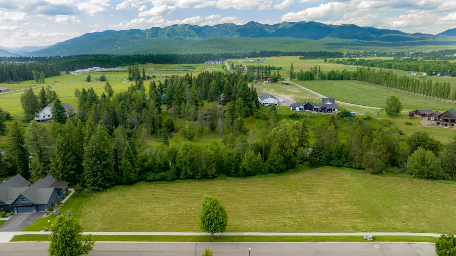 3018 River Lakes Drive