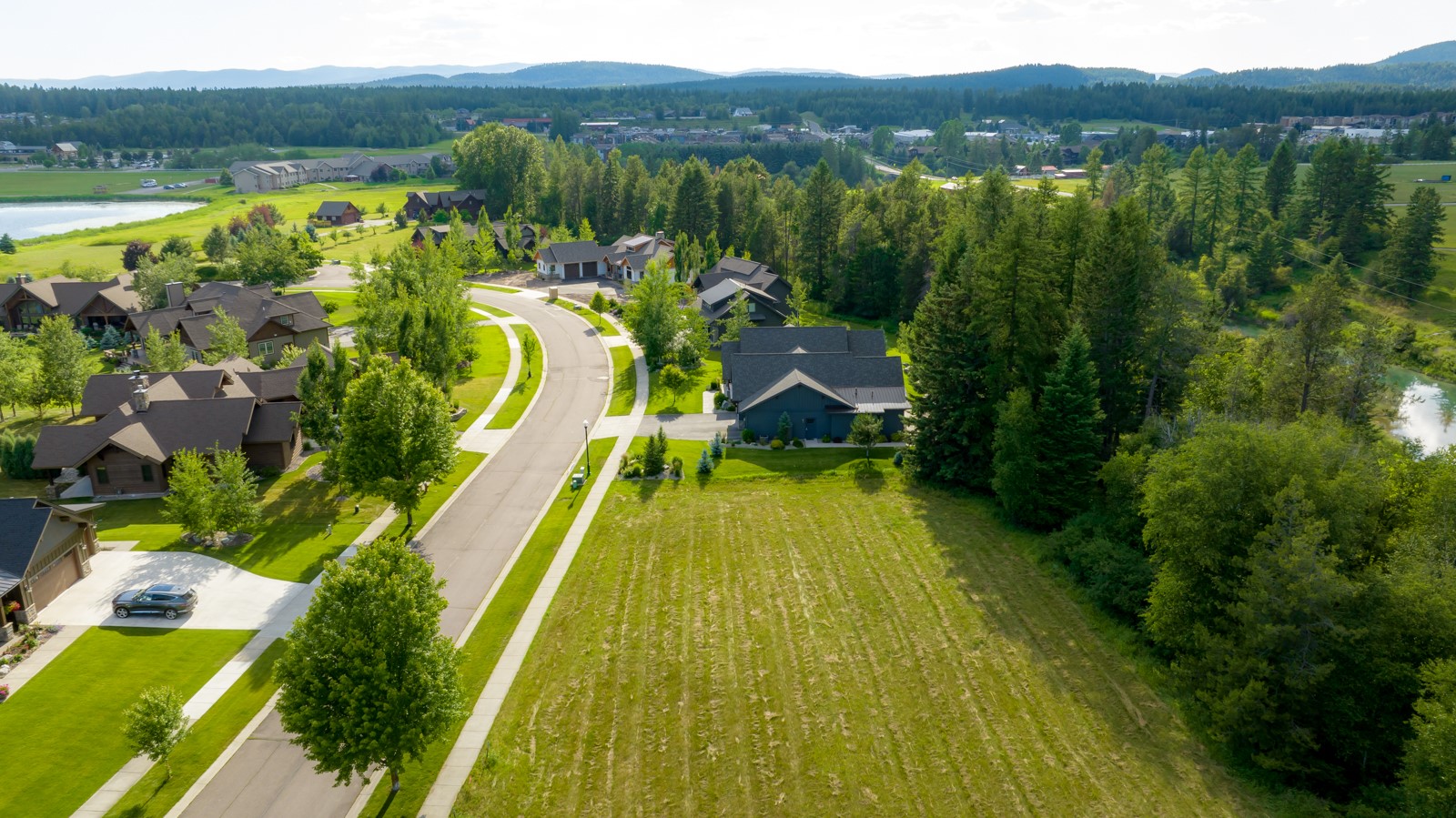 3018 River Lakes Drive