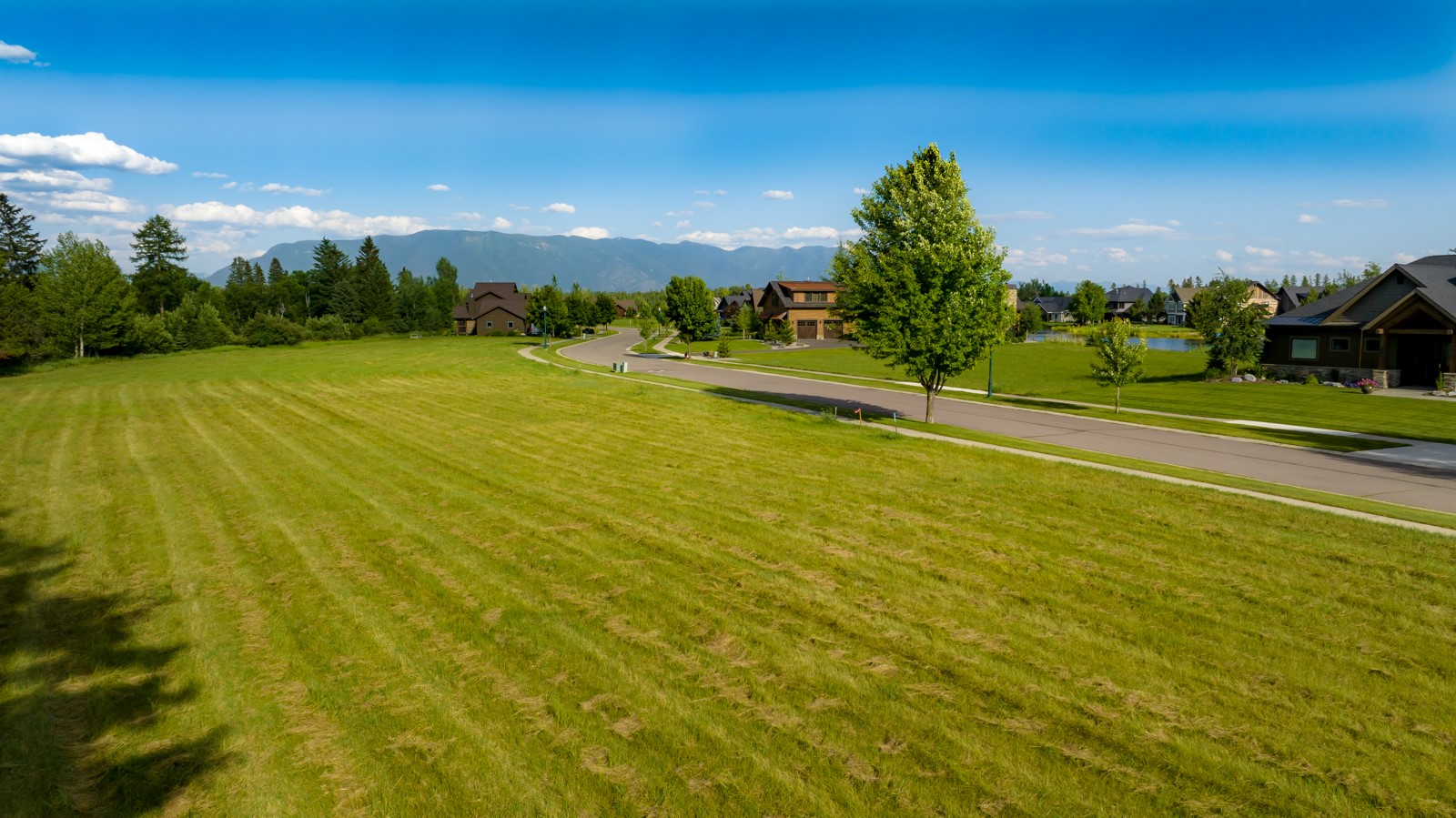 3018 River Lakes Drive