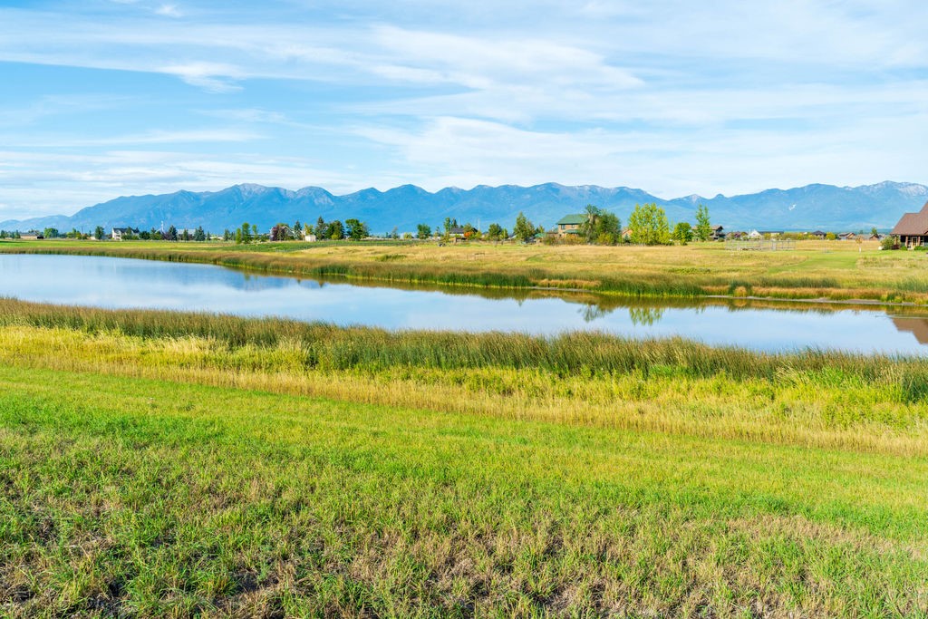 163 Flight Line Lane