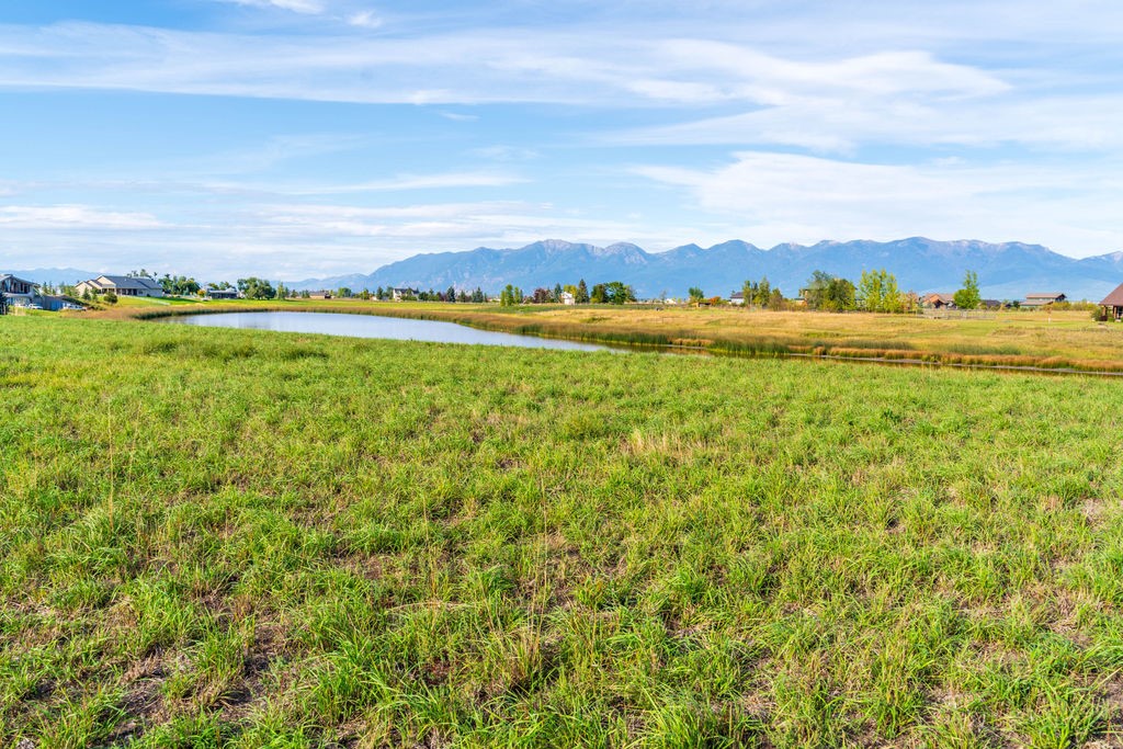 163 Flight Line Lane