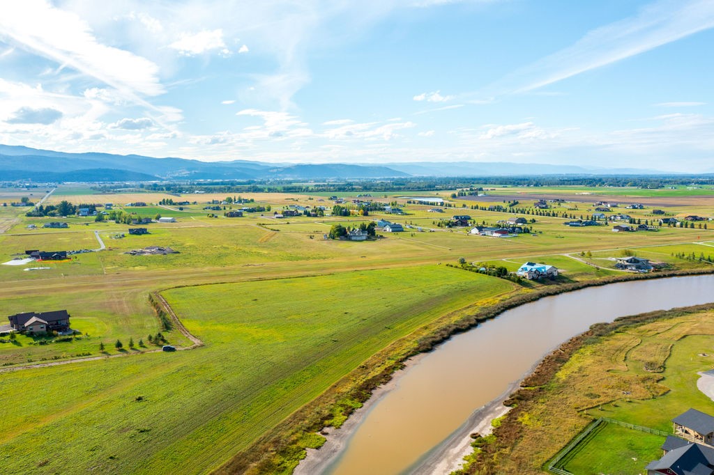 163 Flight Line Lane