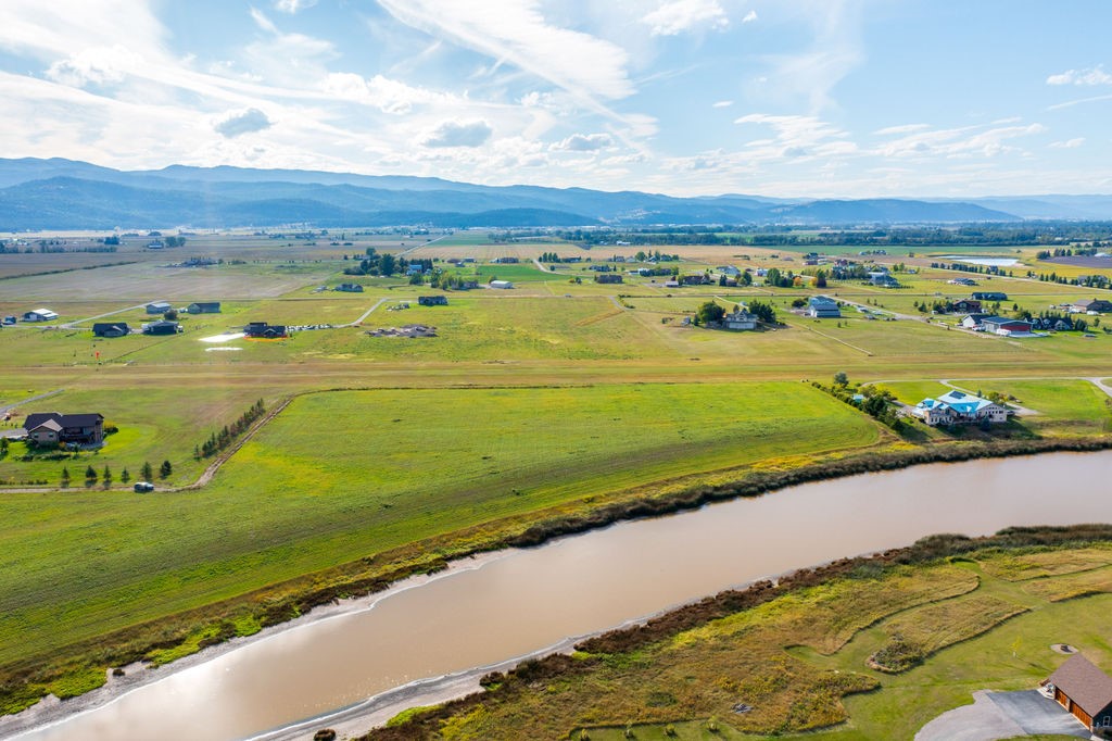 163 Flight Line Lane