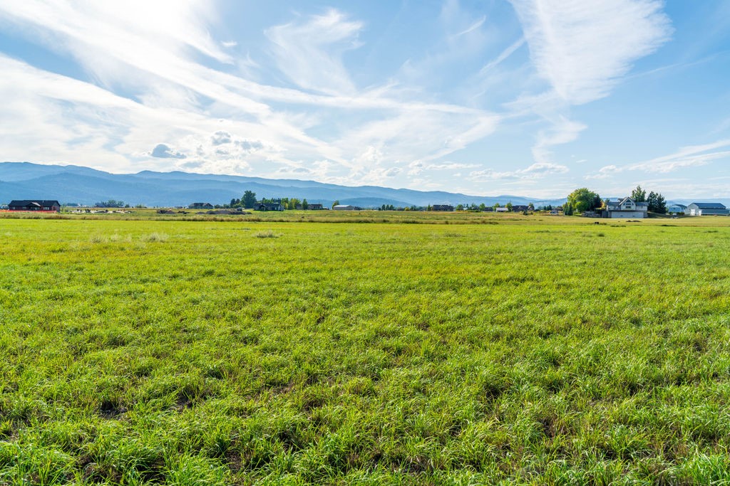163 Flight Line Lane