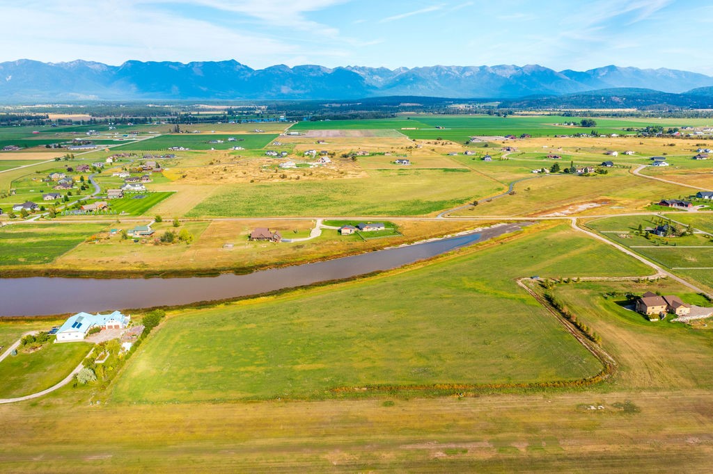 163 Flight Line Lane