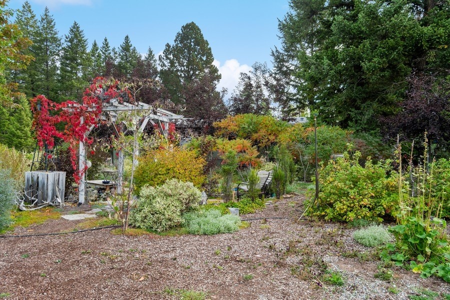 3857 MT Highway 40 W