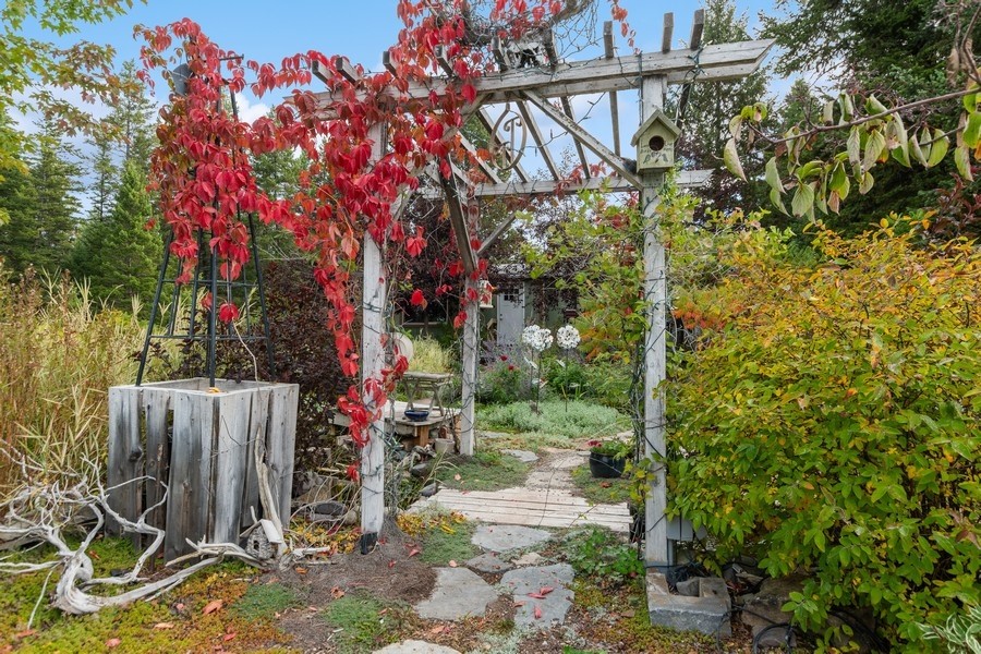 3857 MT Highway 40 W