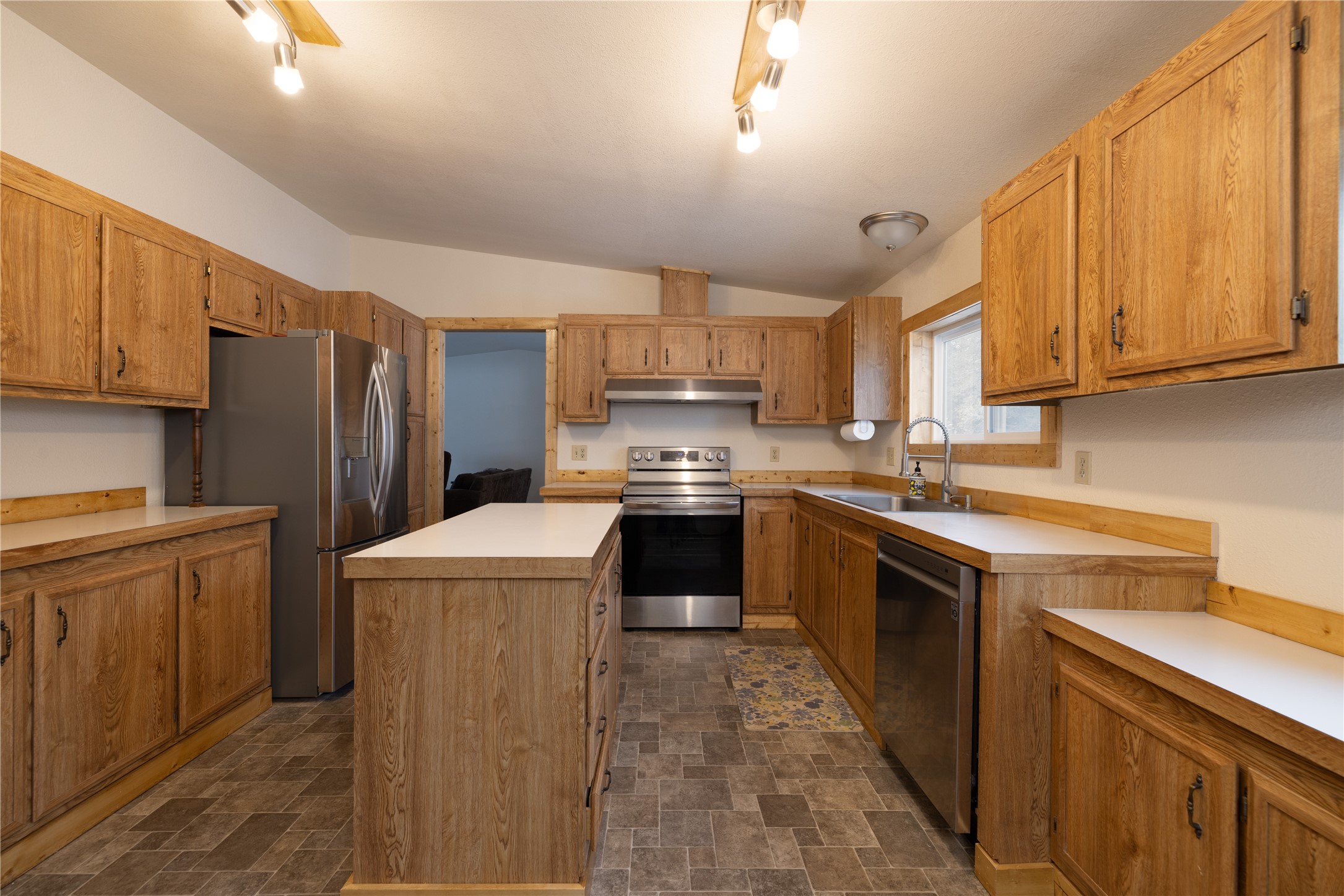 223/233 Happy Hollow