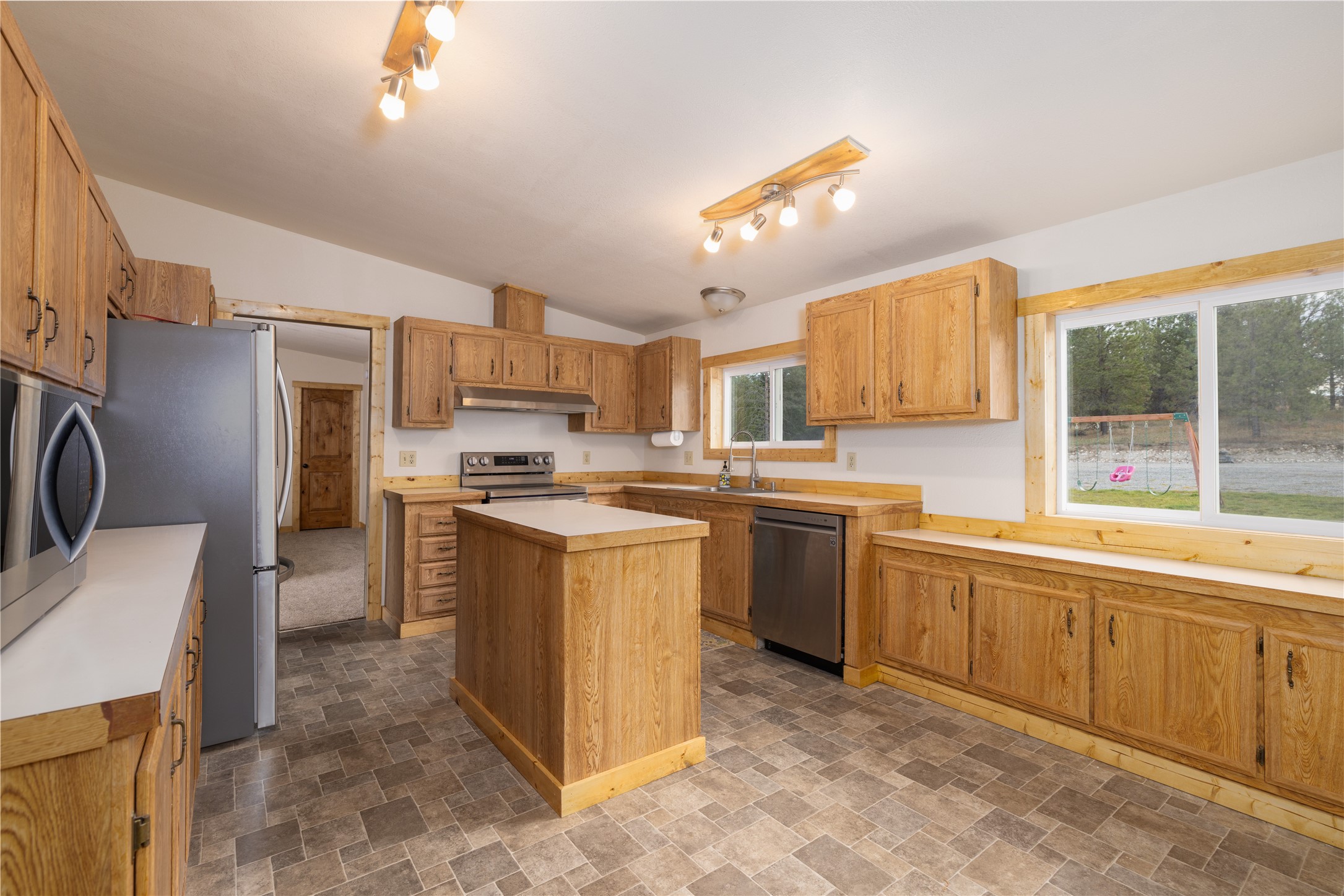 223/233 Happy Hollow