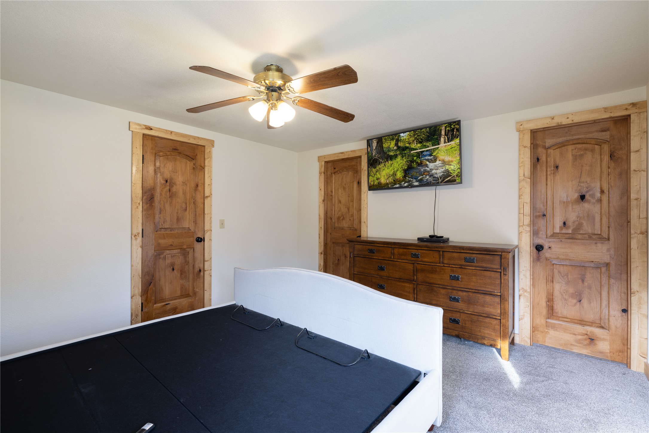 223/233 Happy Hollow