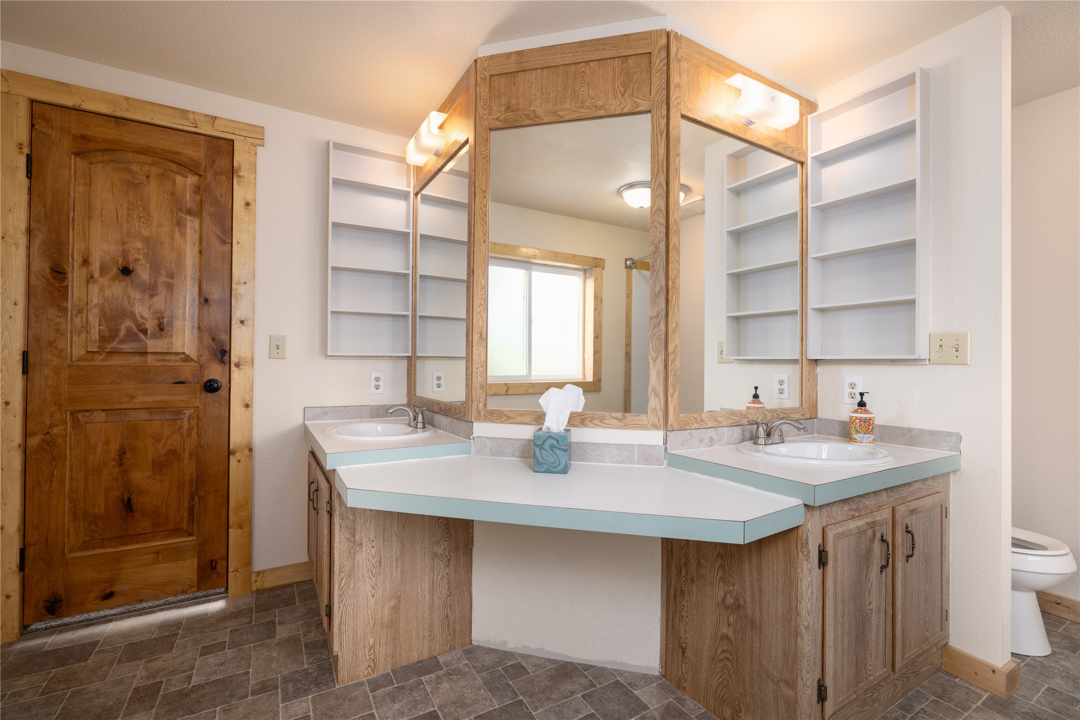 223/233 Happy Hollow