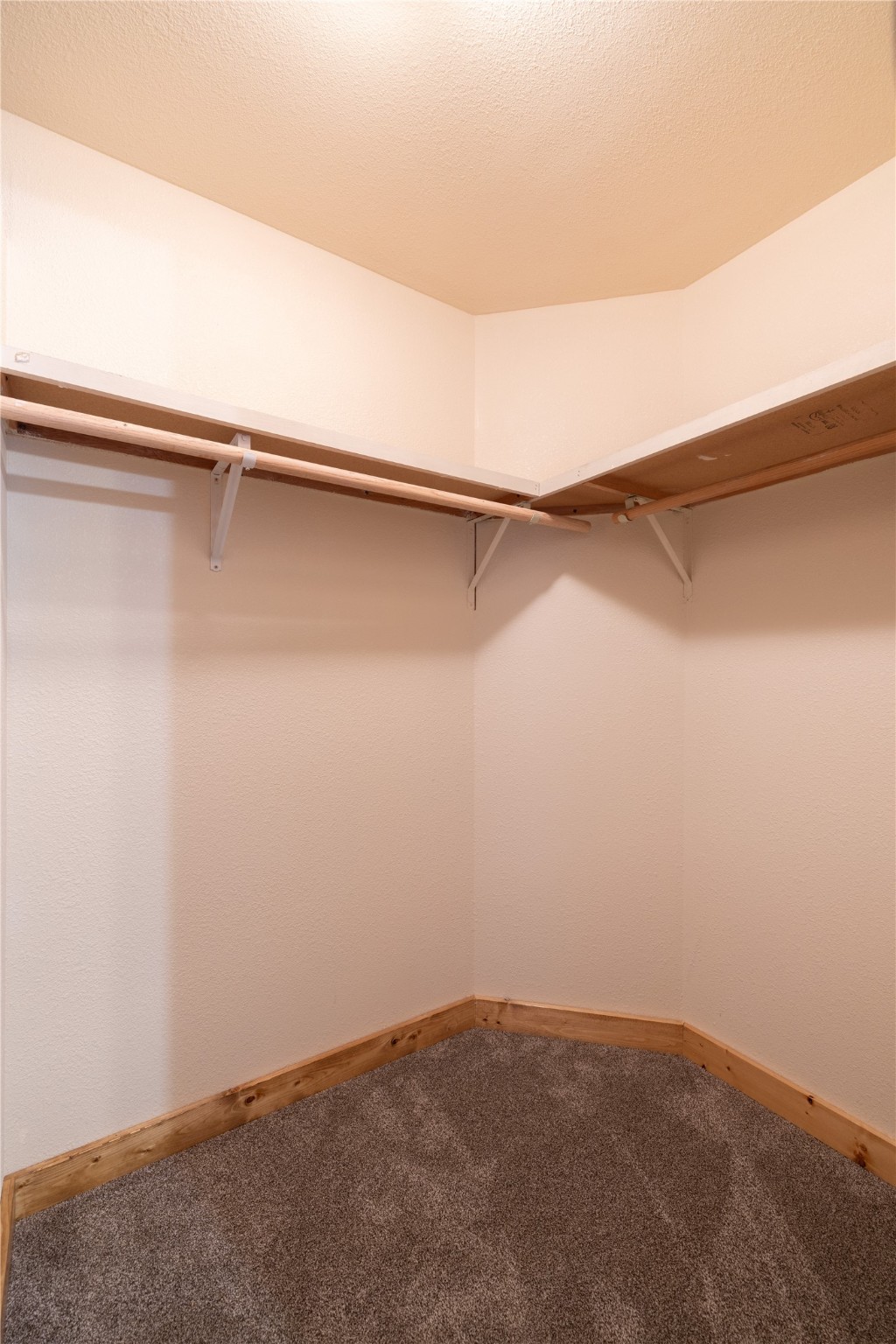 223/233 Happy Hollow