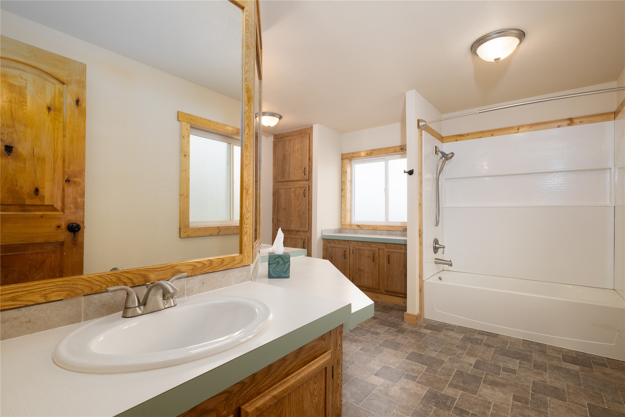 223/233 Happy Hollow