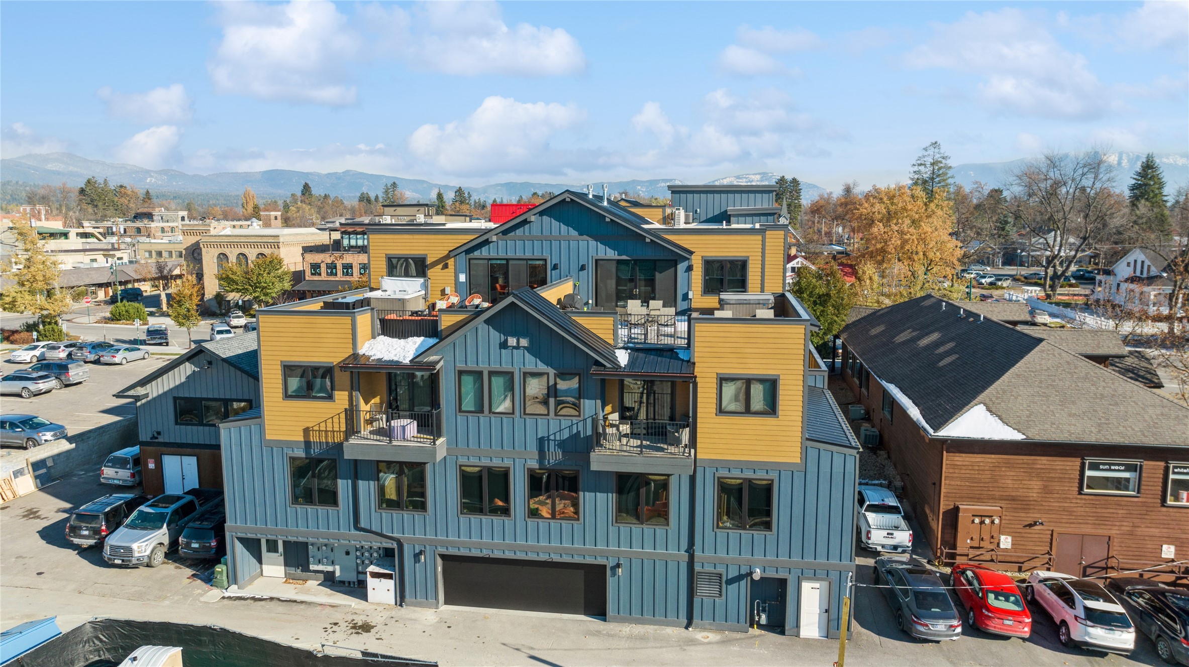 334 Central Avenue Unit: 303