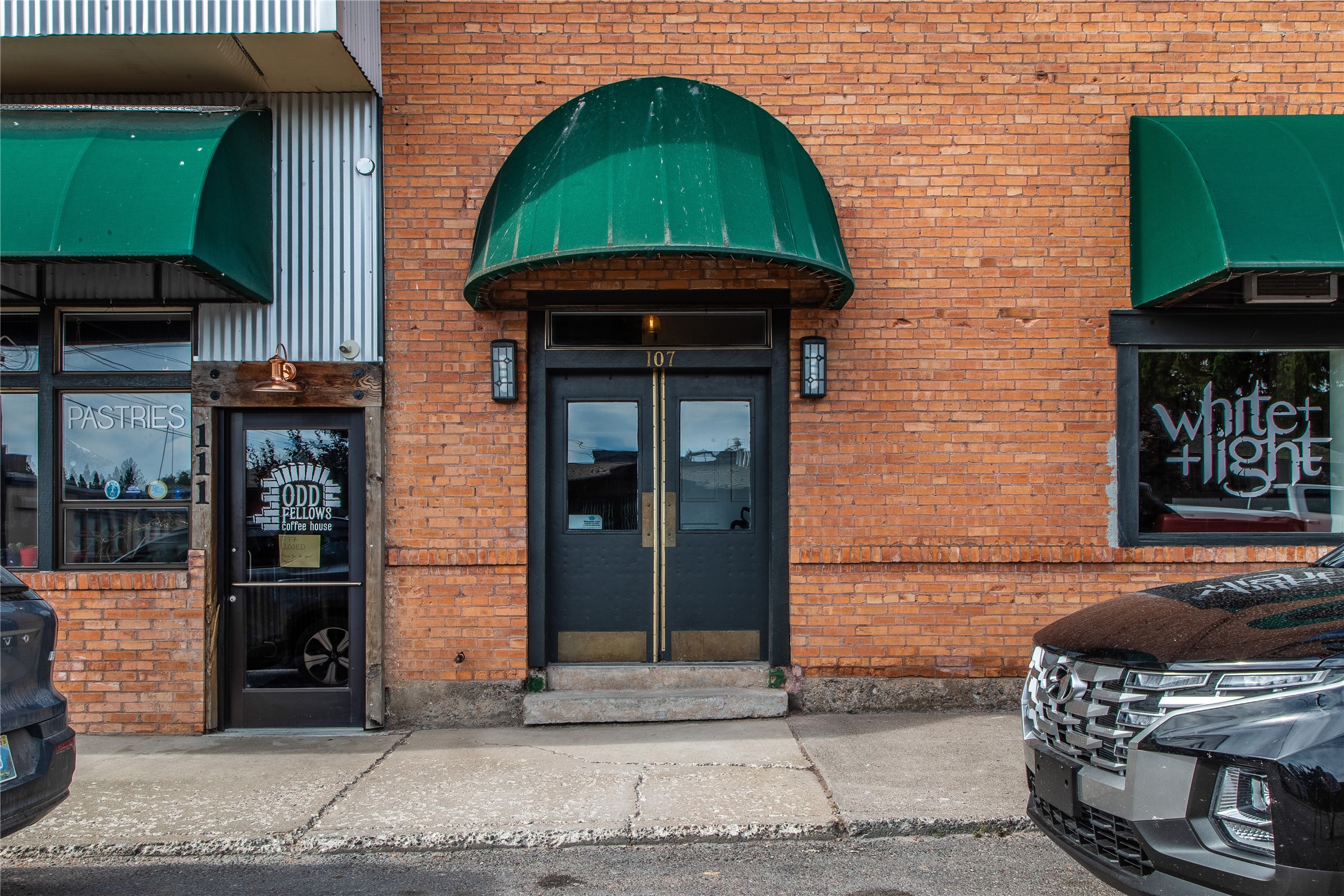 107 6th Street W Unit: 4