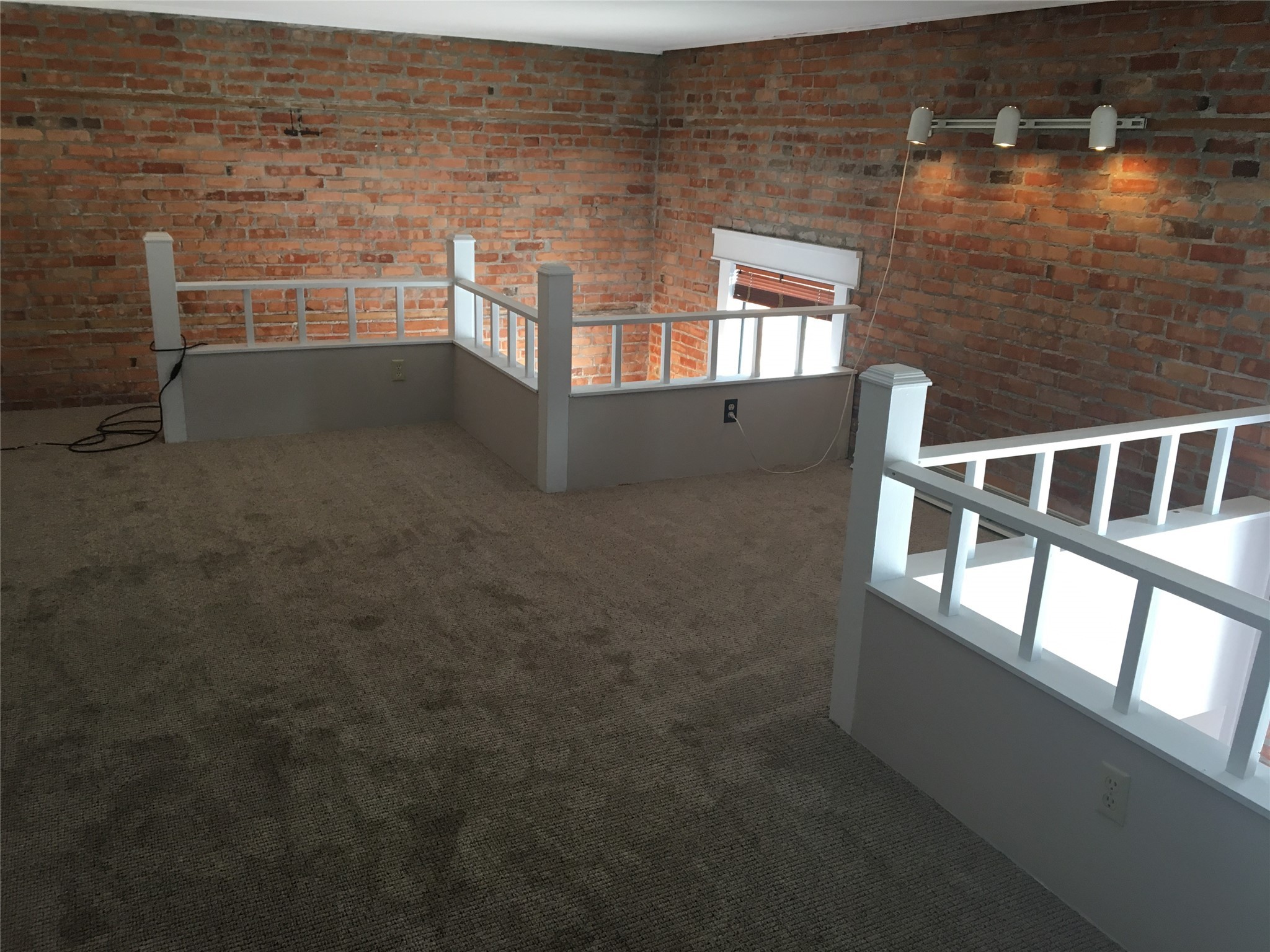 107 6th Street W Unit: 4