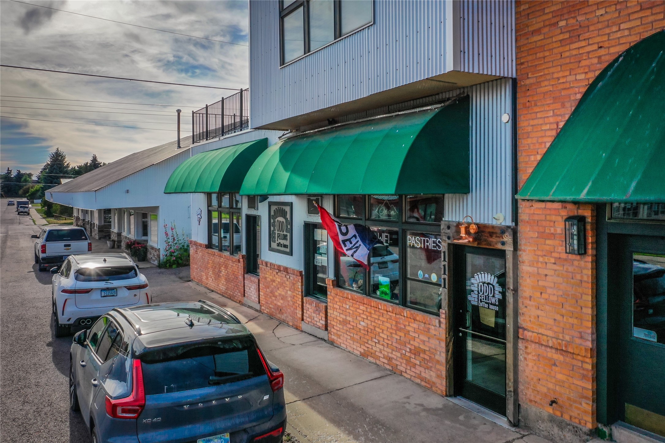 107 6th Street W Unit: 4