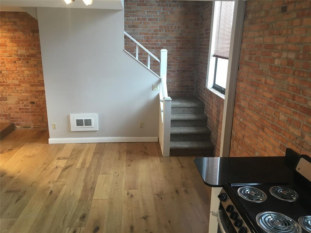 107 6th Street W Unit: 4