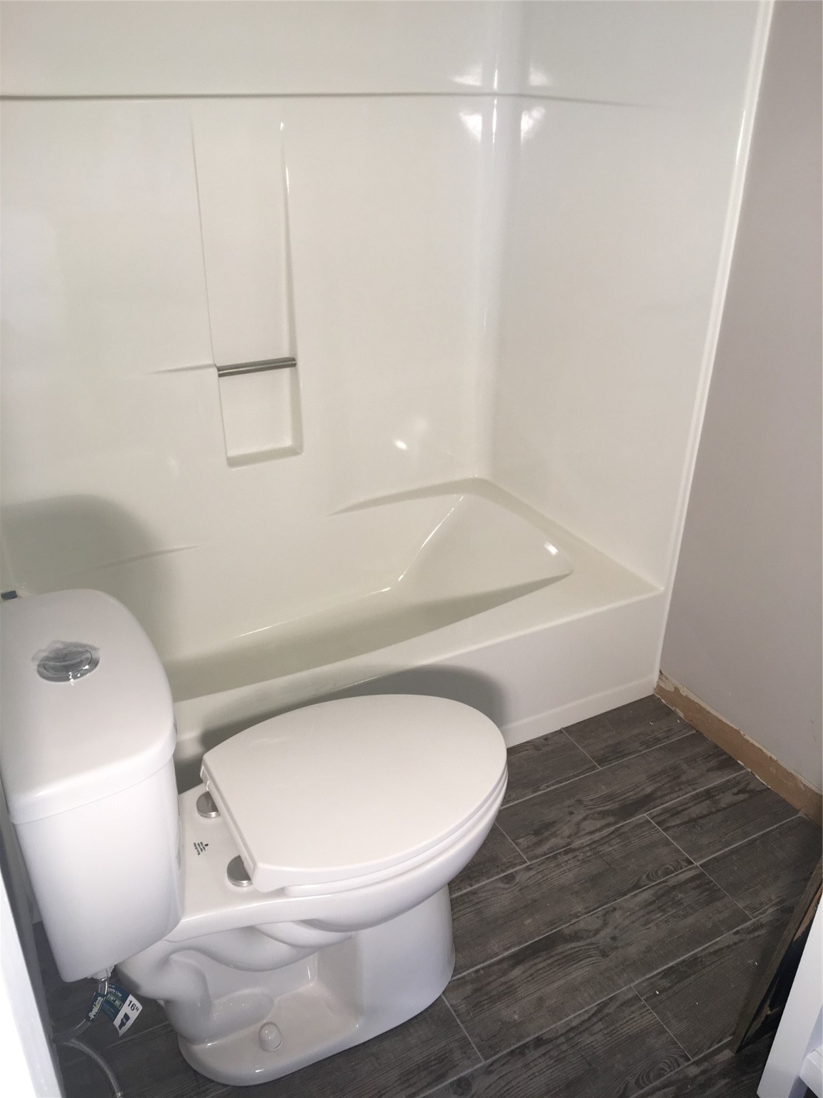 107 6th Street W Unit: 4