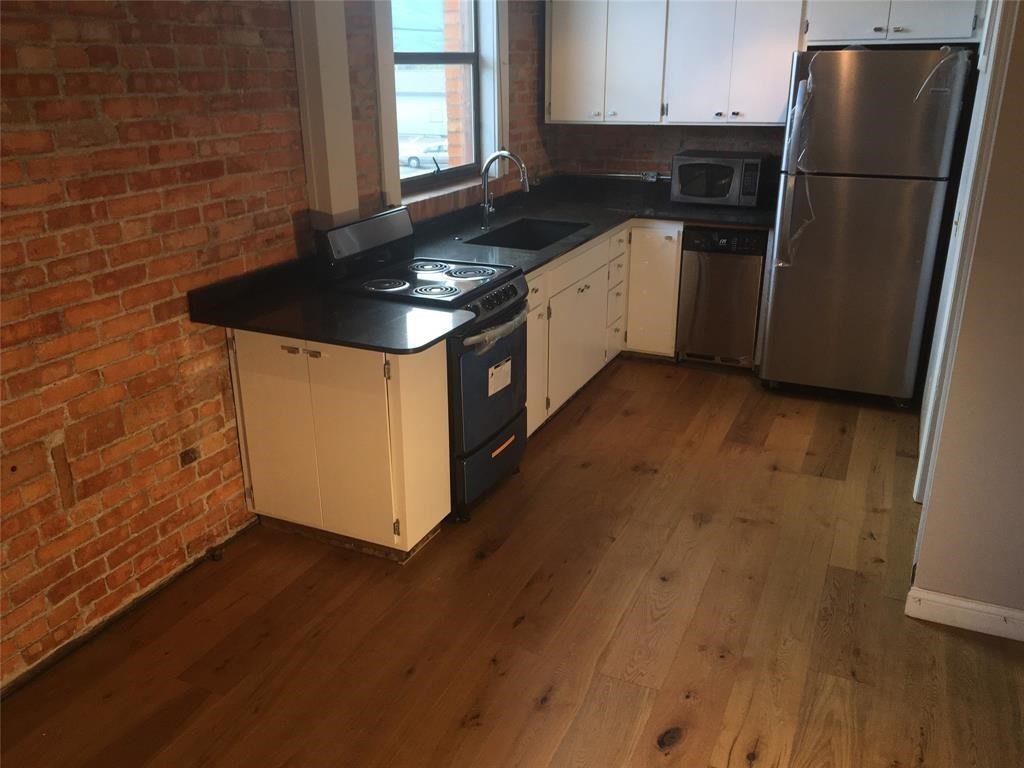 107 6th Street W Unit: 4