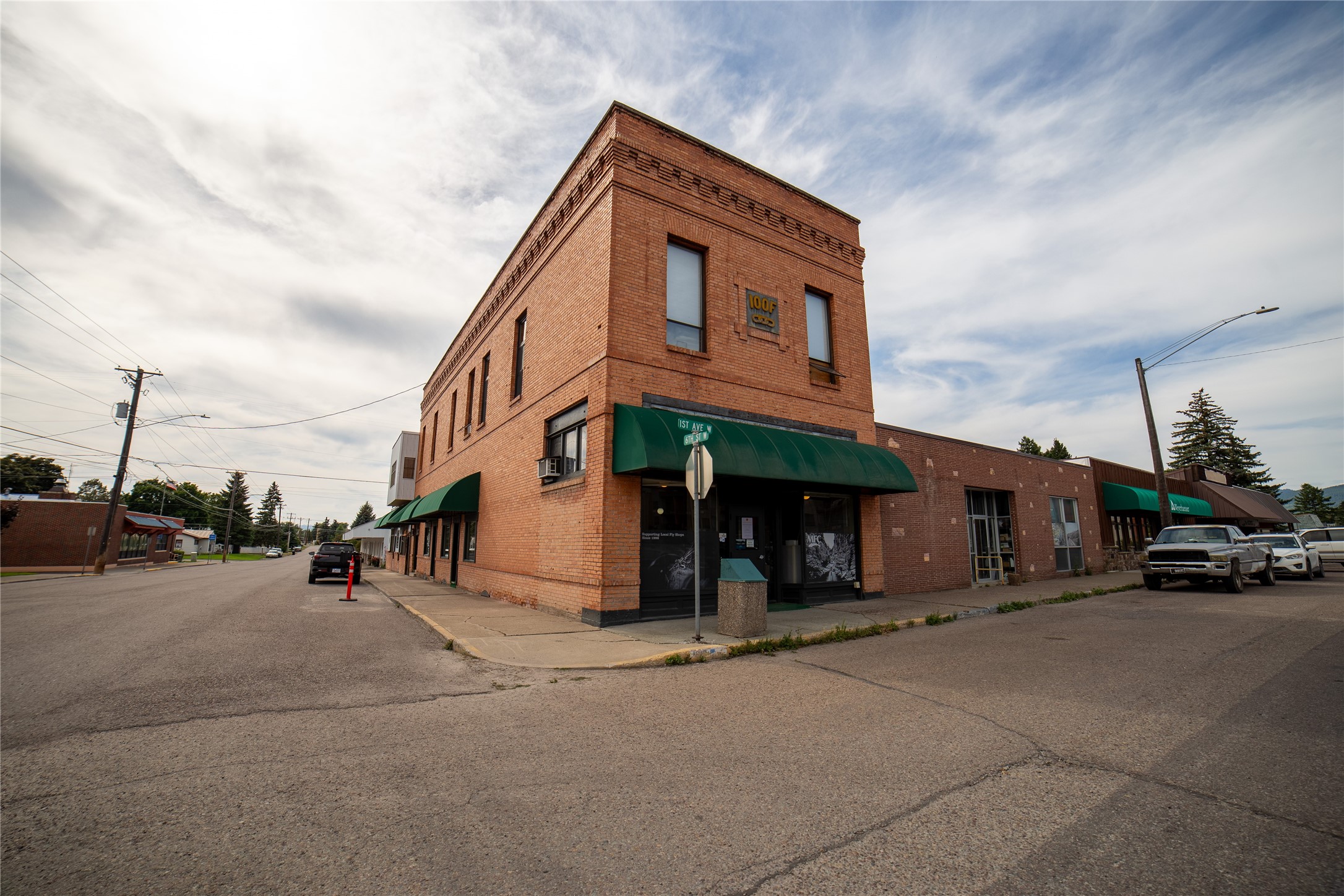 107 6th Street W Unit: 4