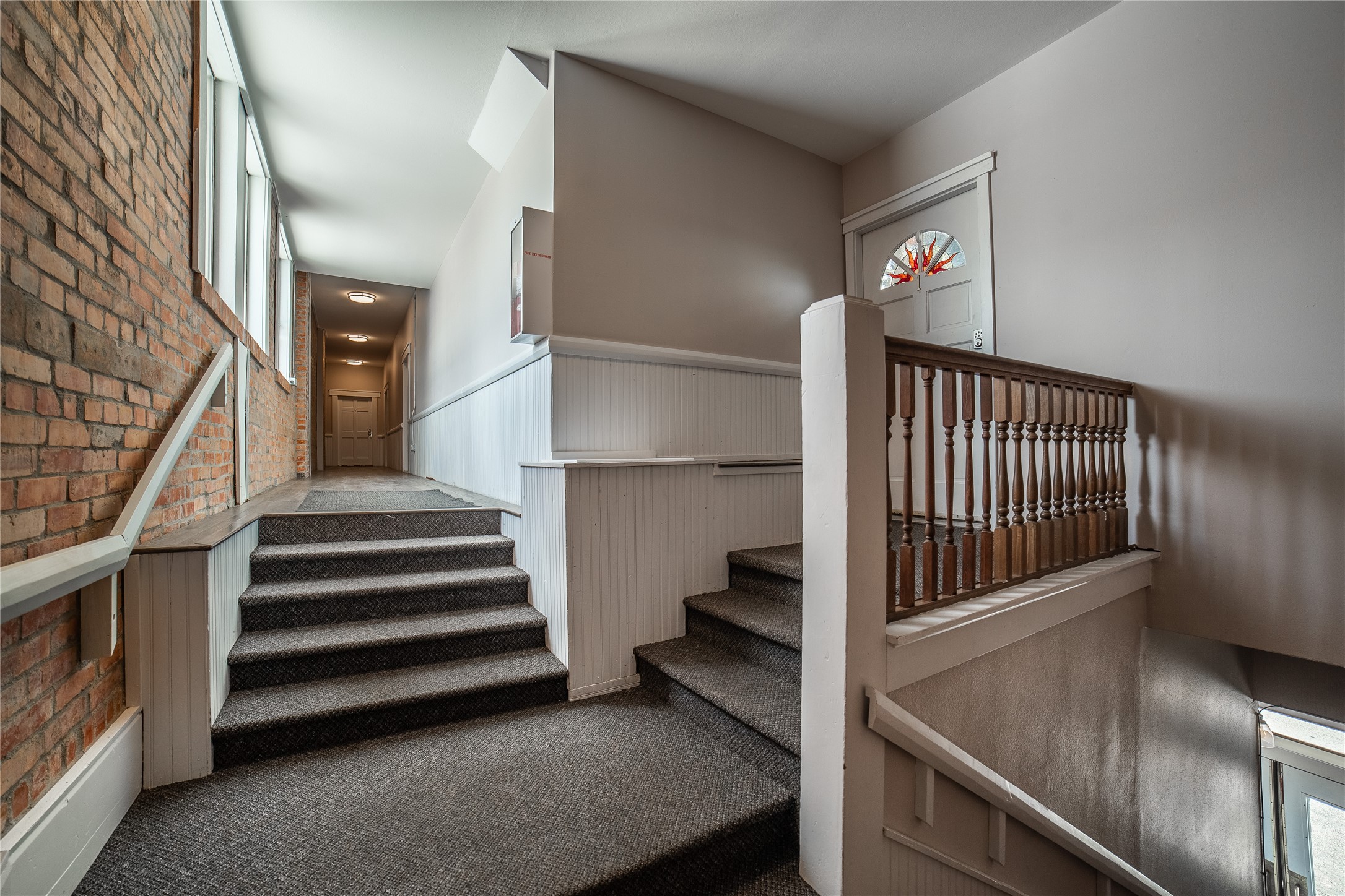 107 6th Street W Unit: 4