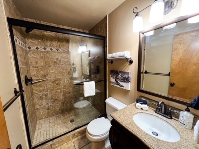 175 & 185 Sapphire Court