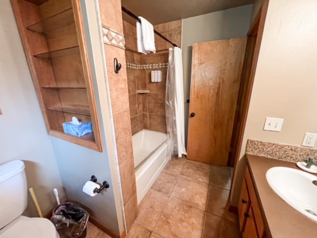 175 & 185 Sapphire Court