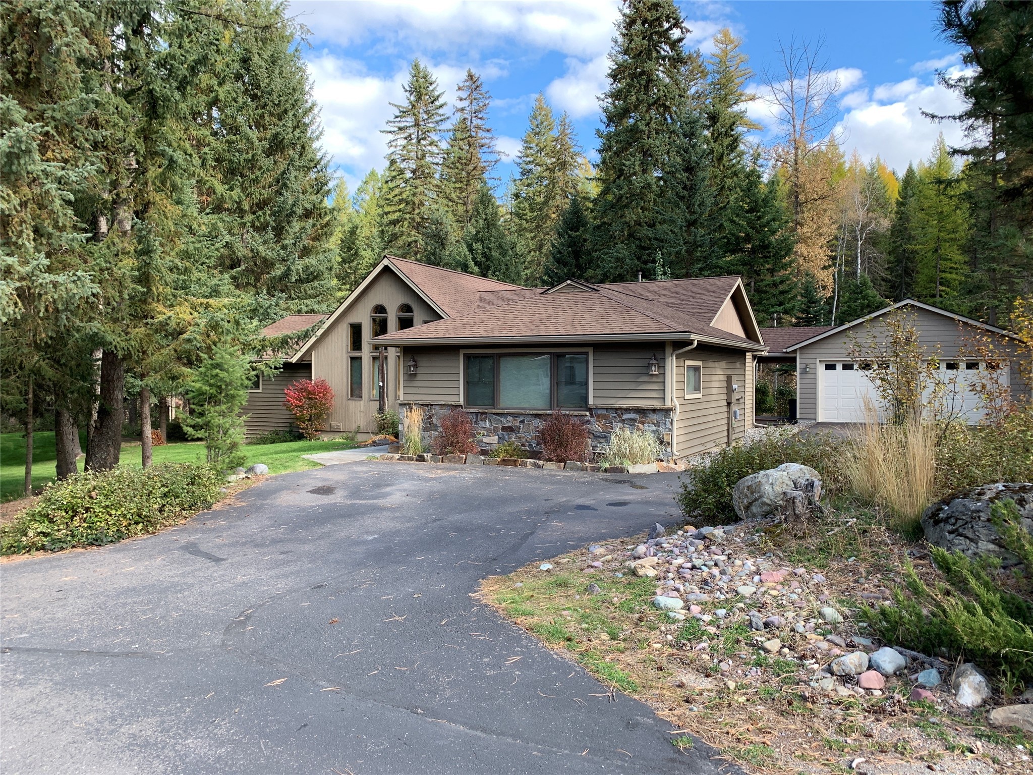 175 & 185 Sapphire Court