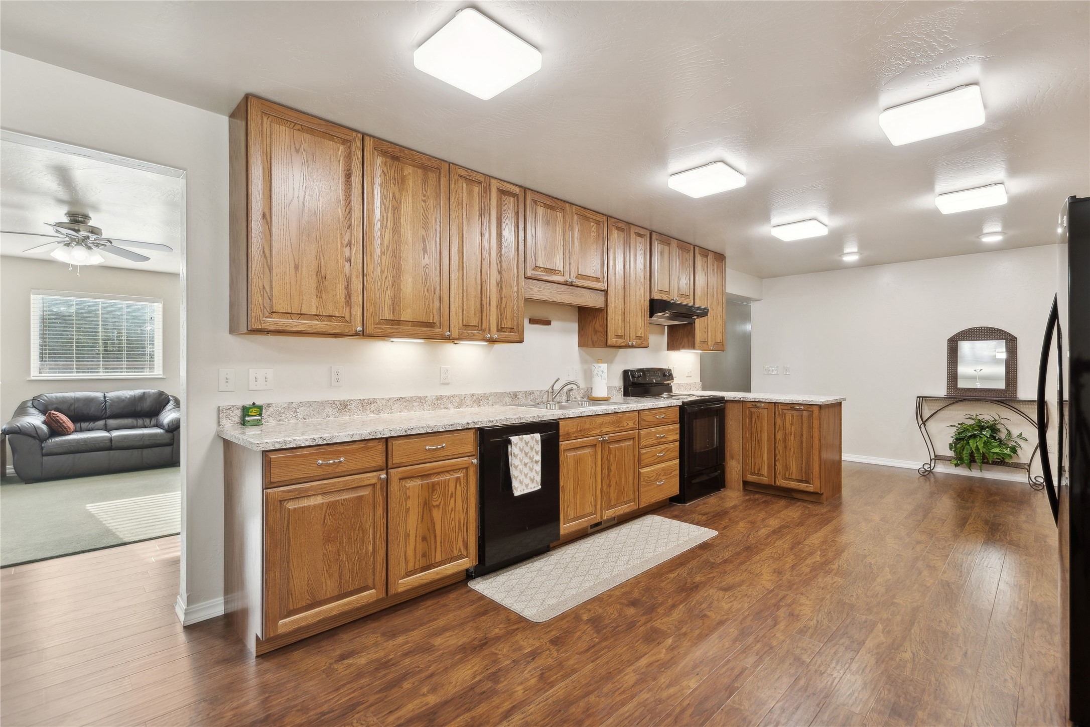 1530 Highway 206