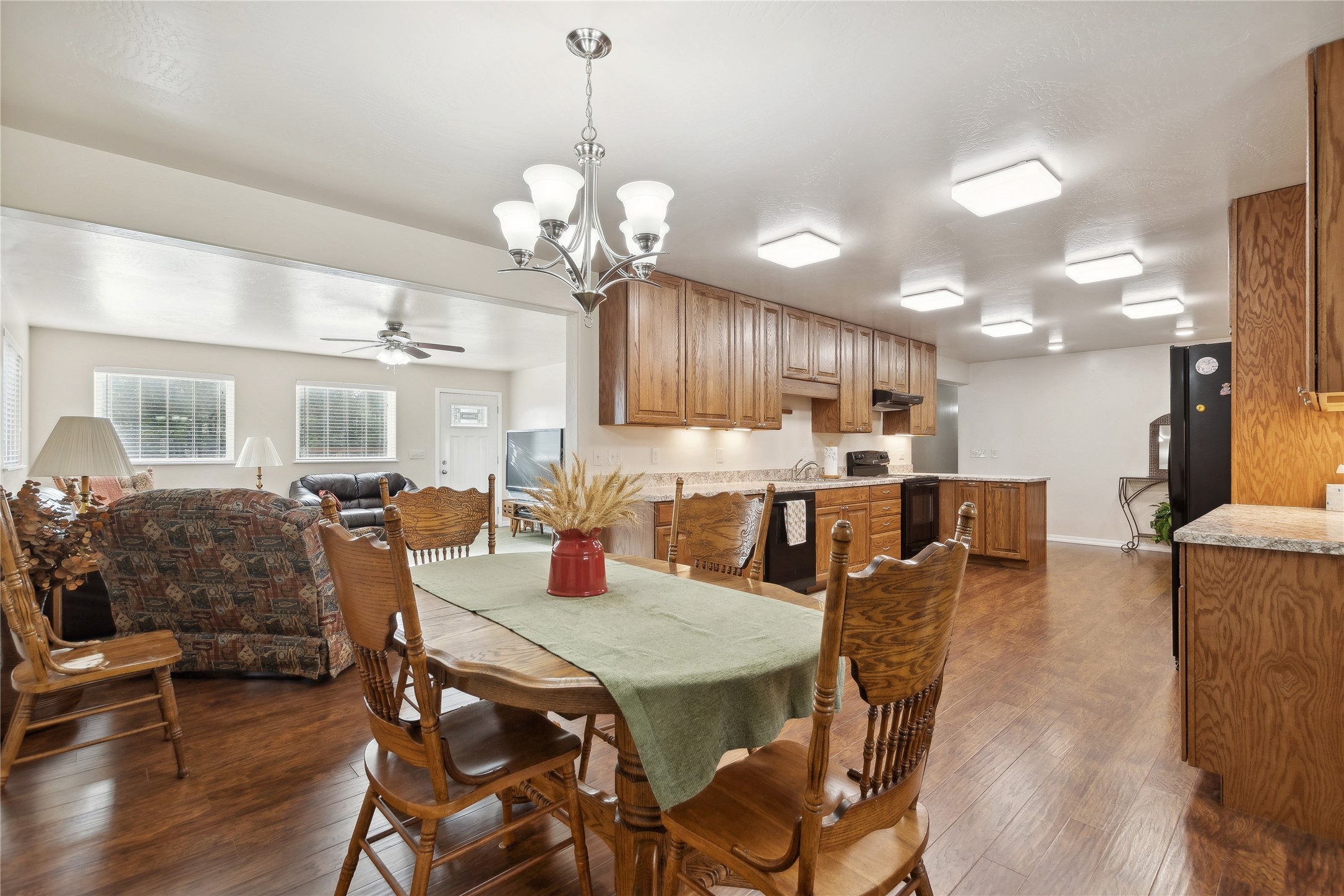 1530 Highway 206