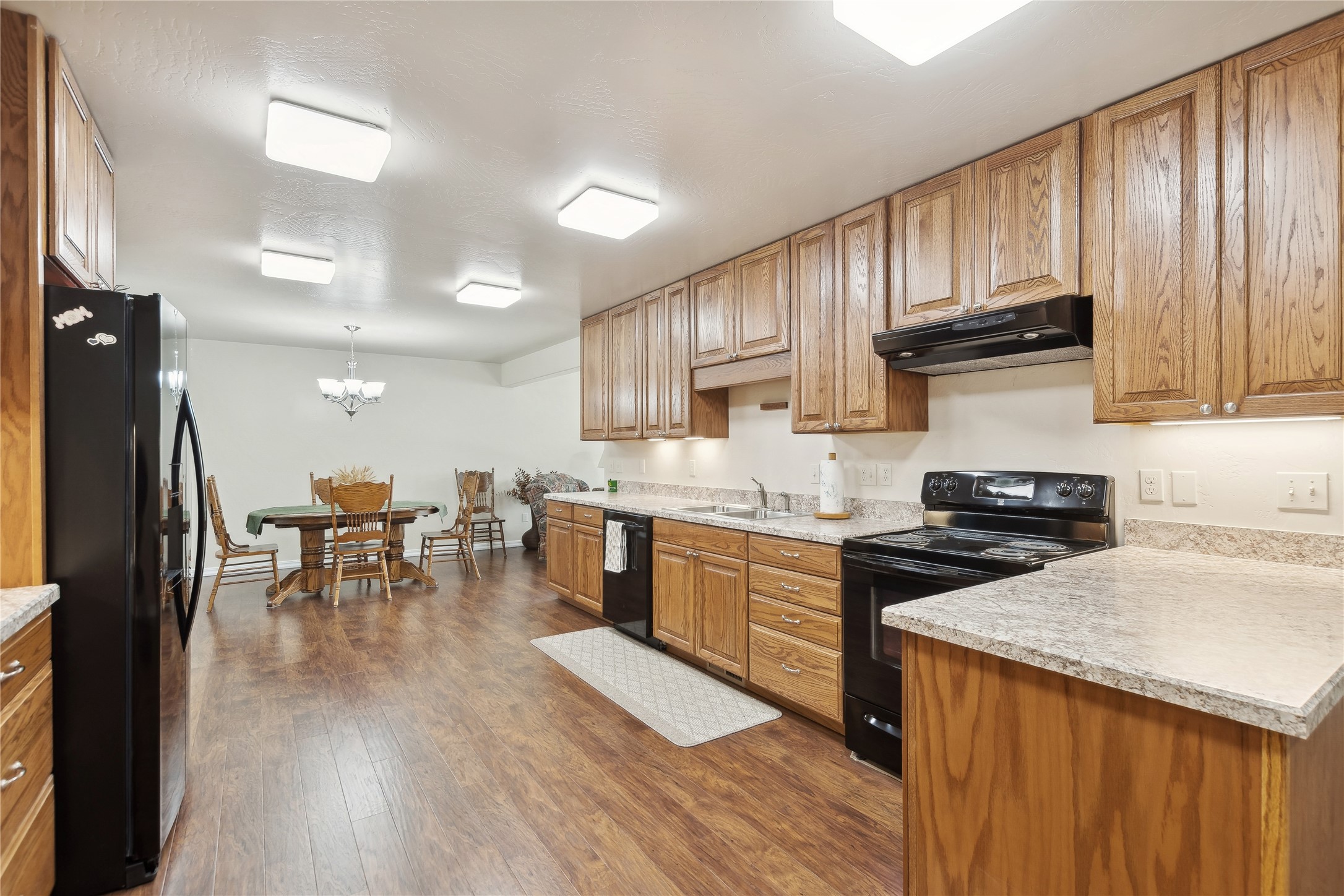 1530 Highway 206