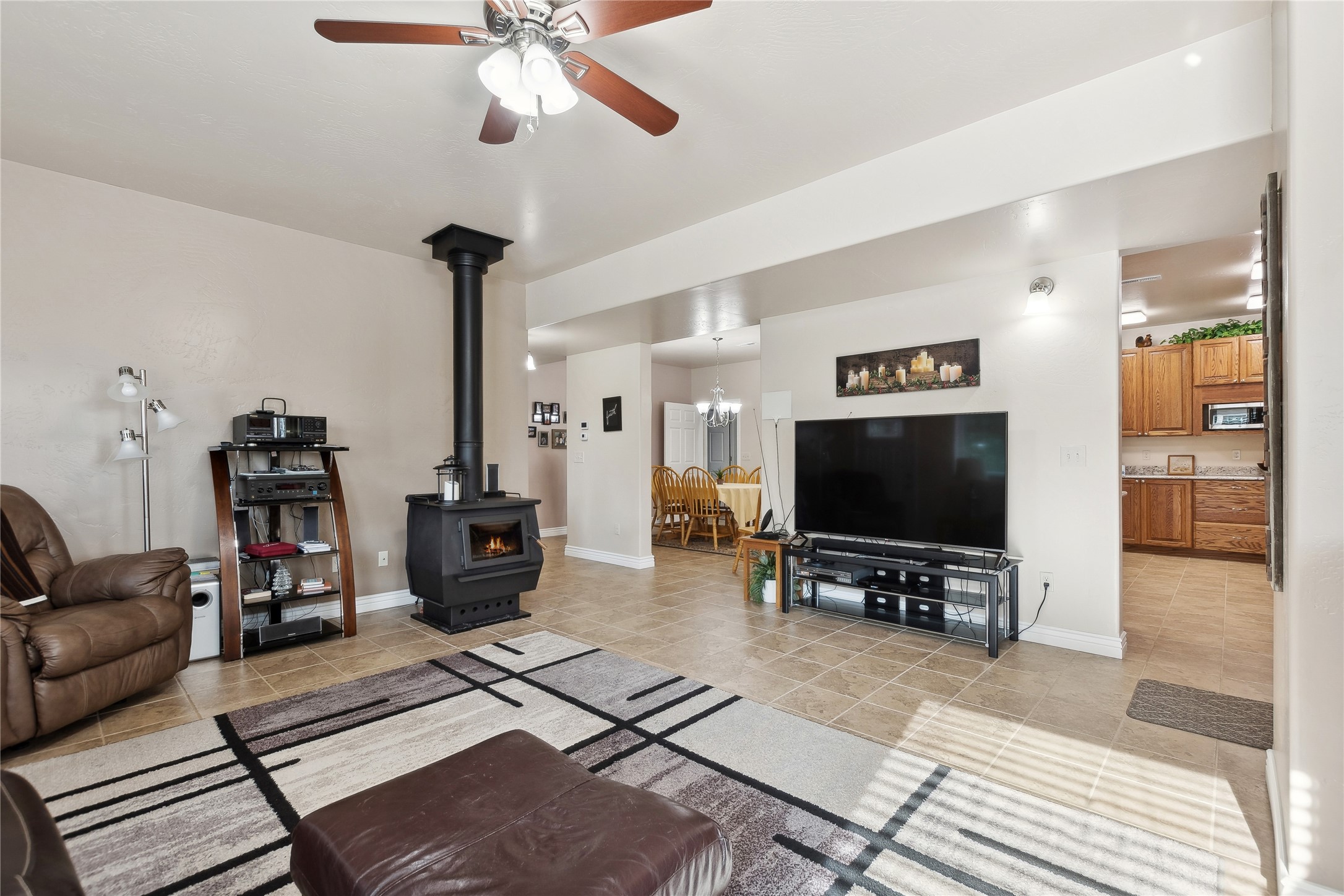 1530 Highway 206