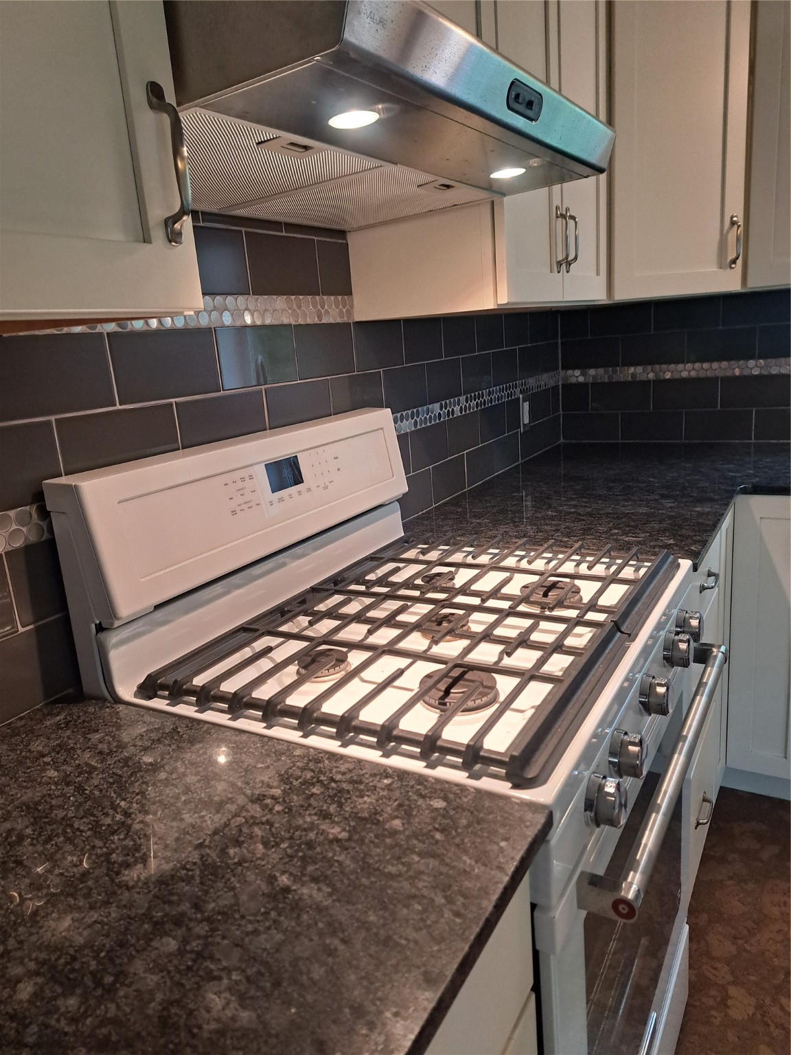 563 1st Avenue East North