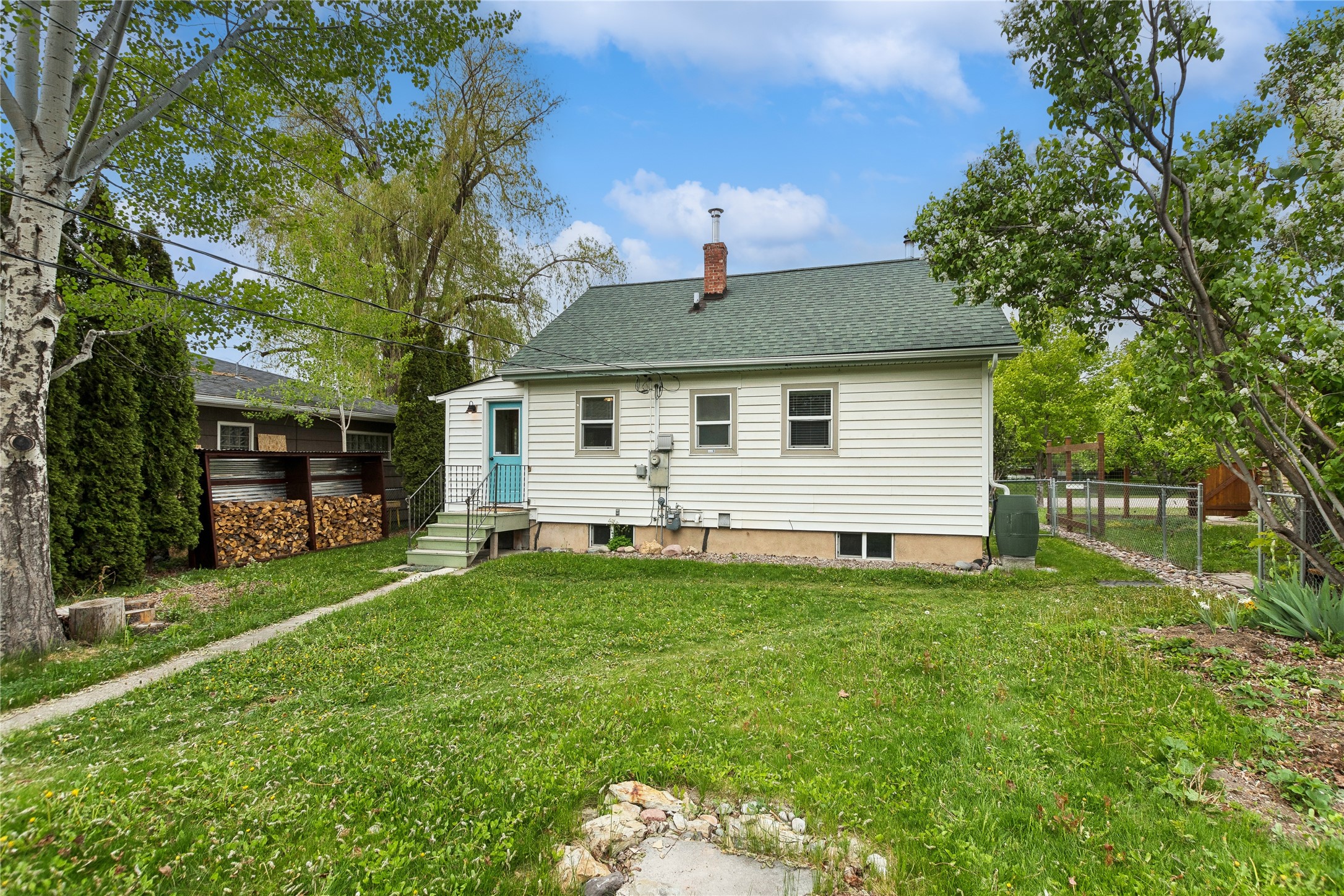 563 1st Avenue East North