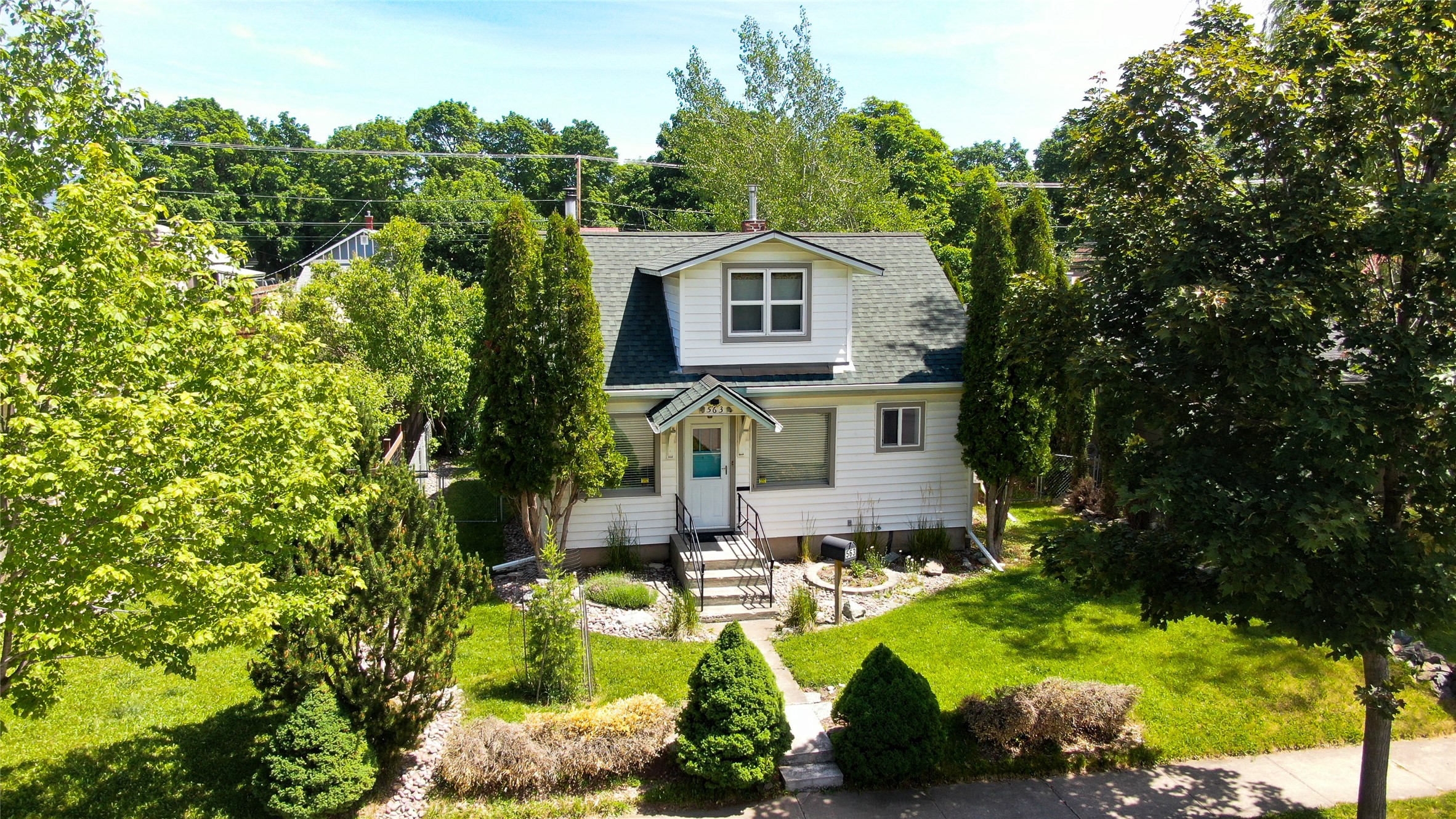 563 1st Avenue East North