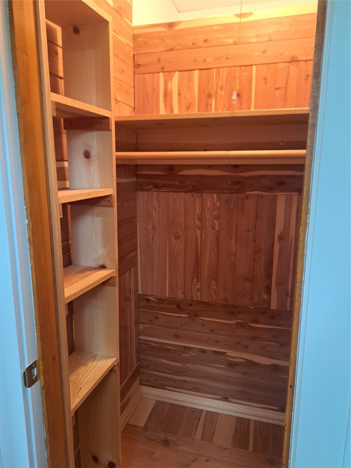 563 1st Avenue East North