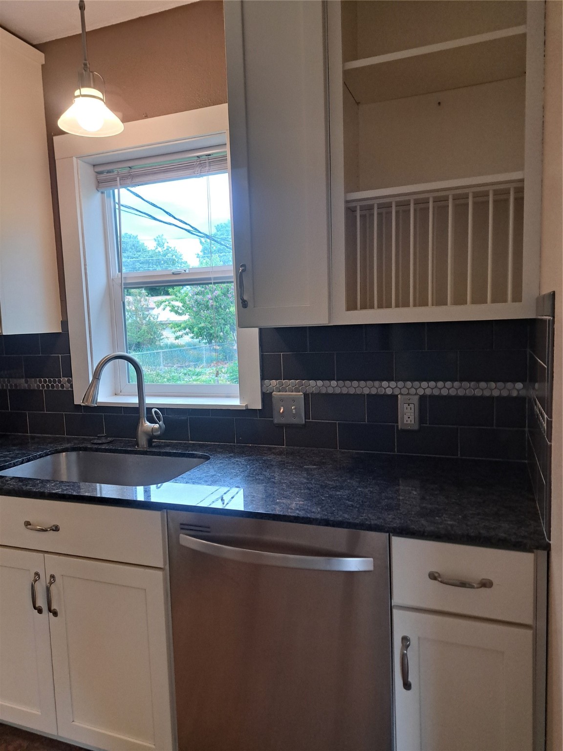 563 1st Avenue East North