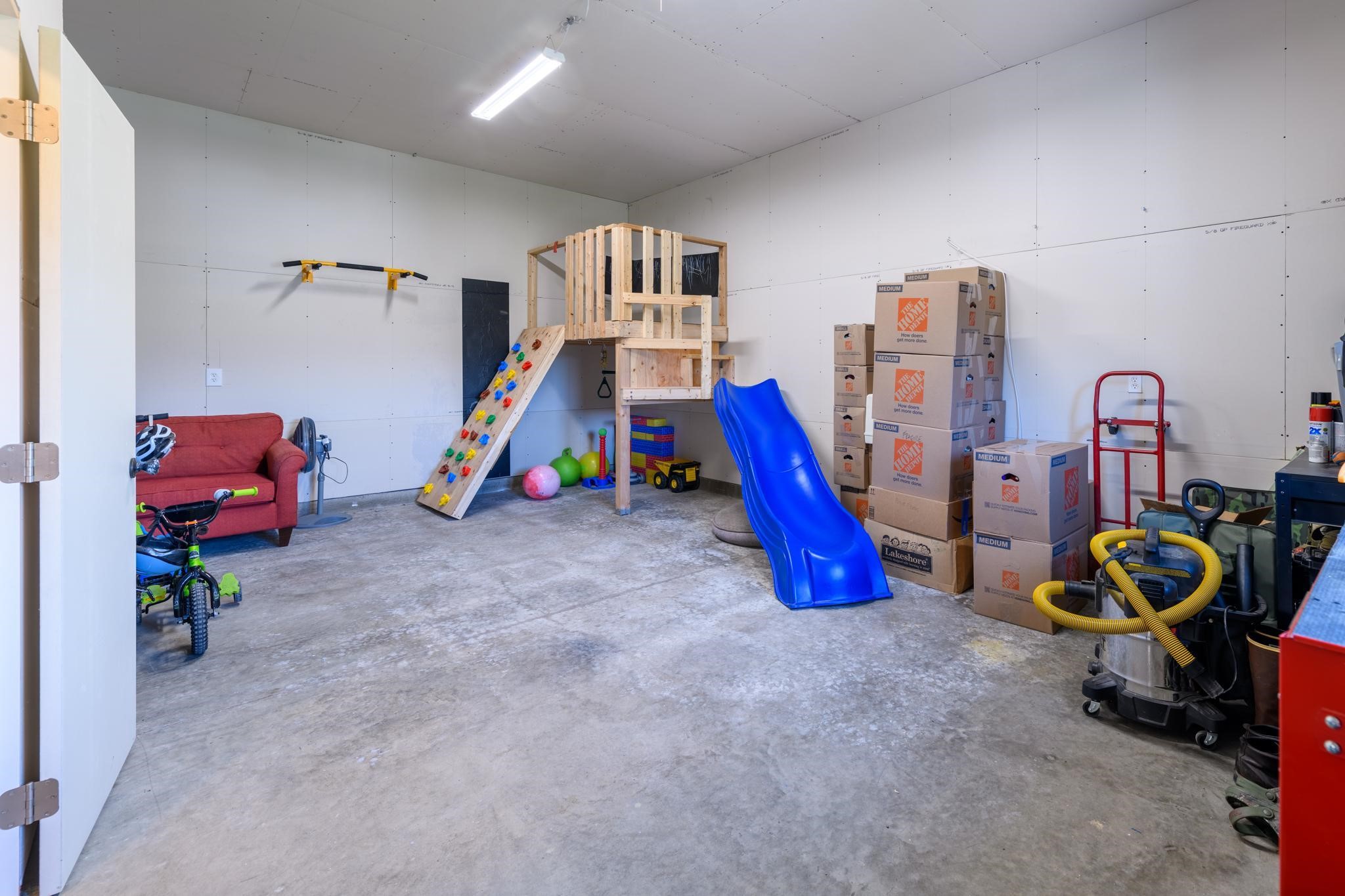 224 6th Avenue E Lot 23 & 24