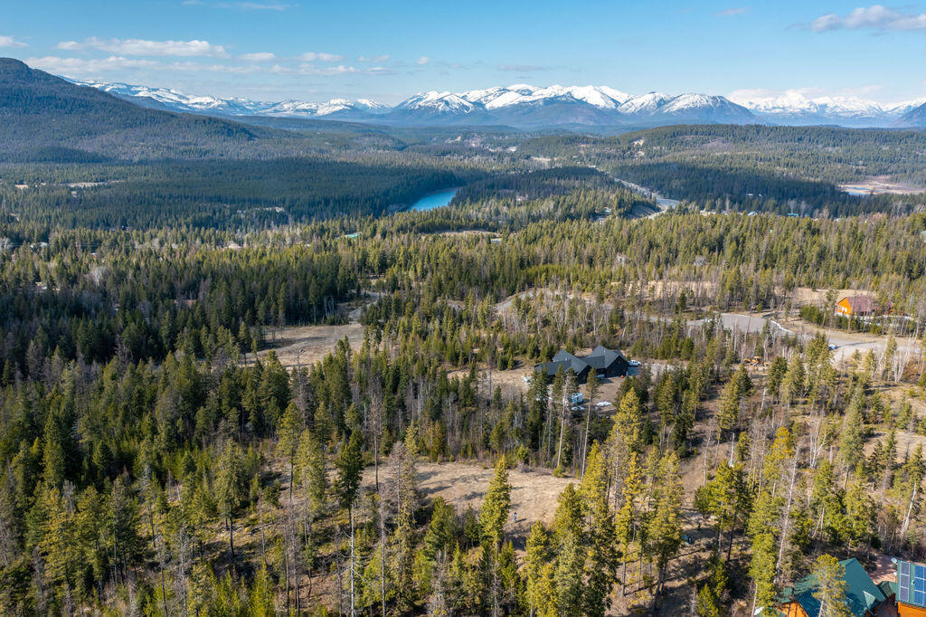 386 Glacier Hills Drive W