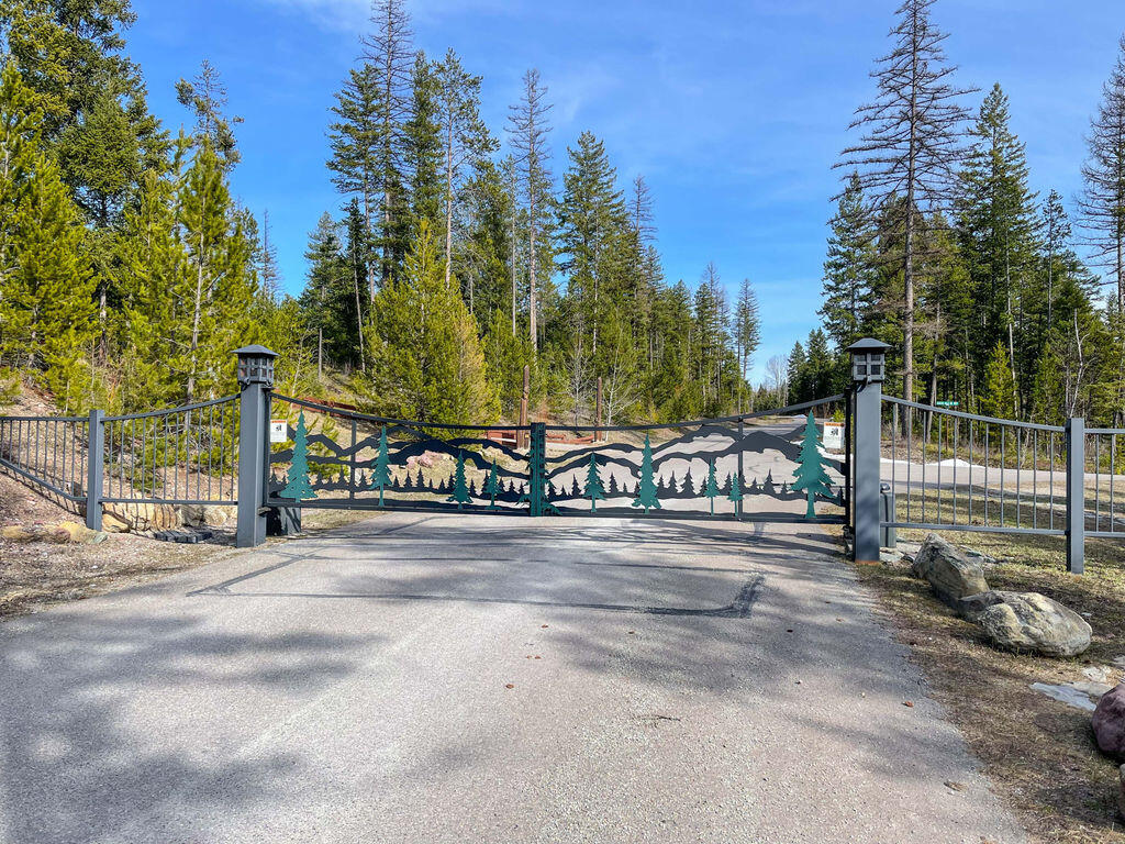 386 Glacier Hills Drive W