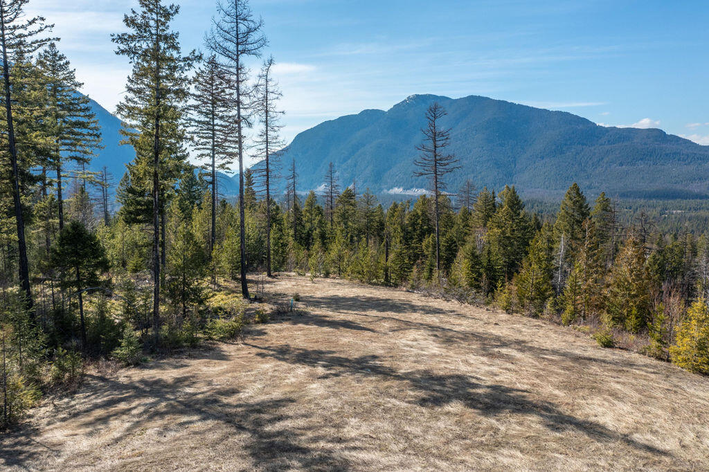 386 Glacier Hills Drive W