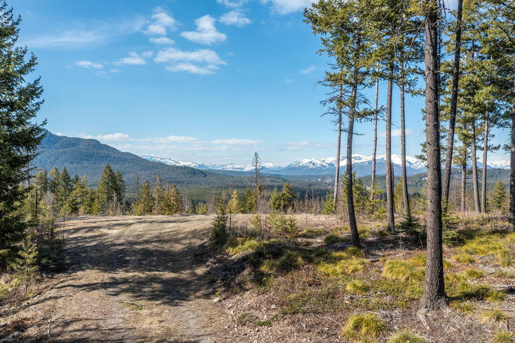 386 Glacier Hills Drive W