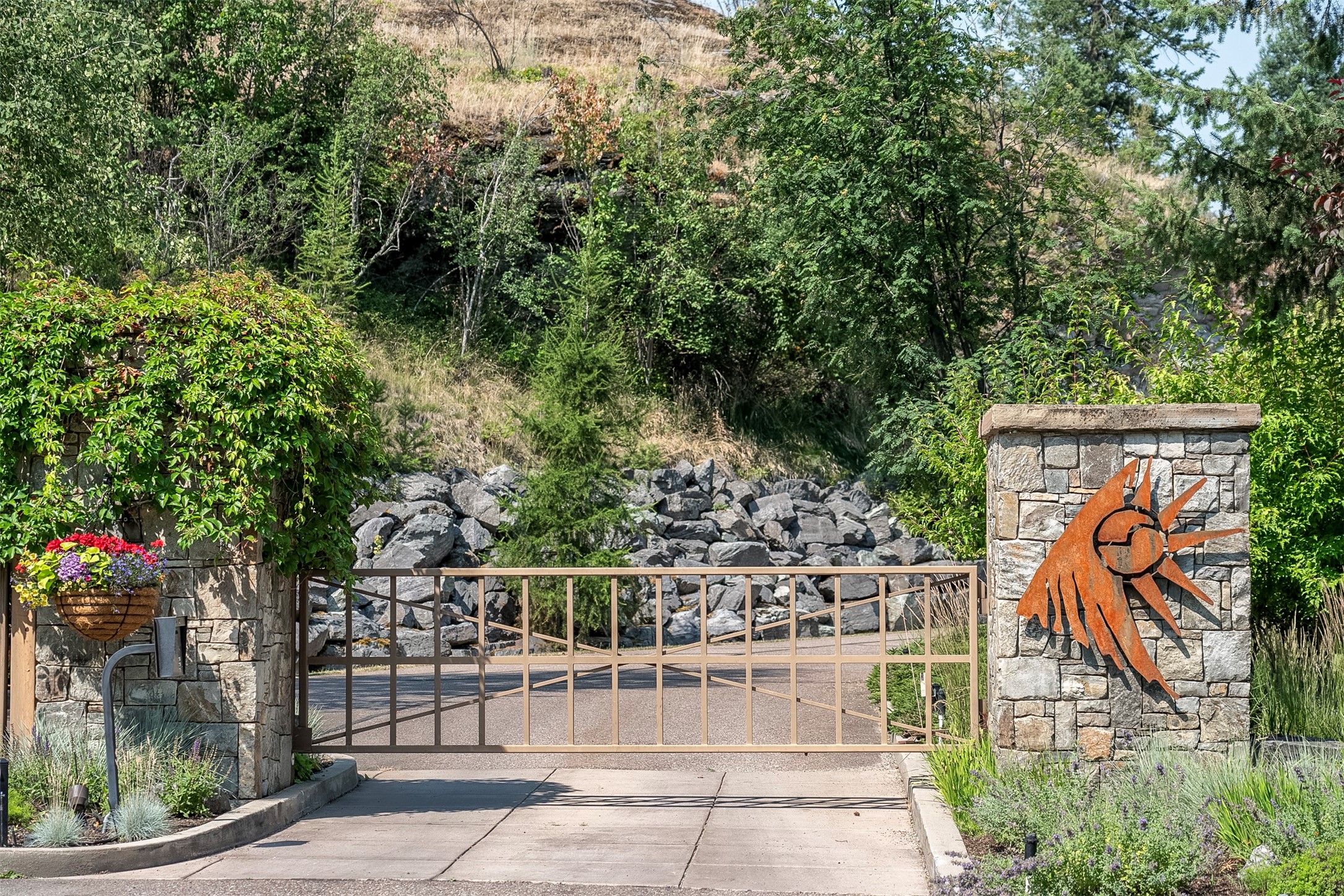 1055 Whispering Rock Road